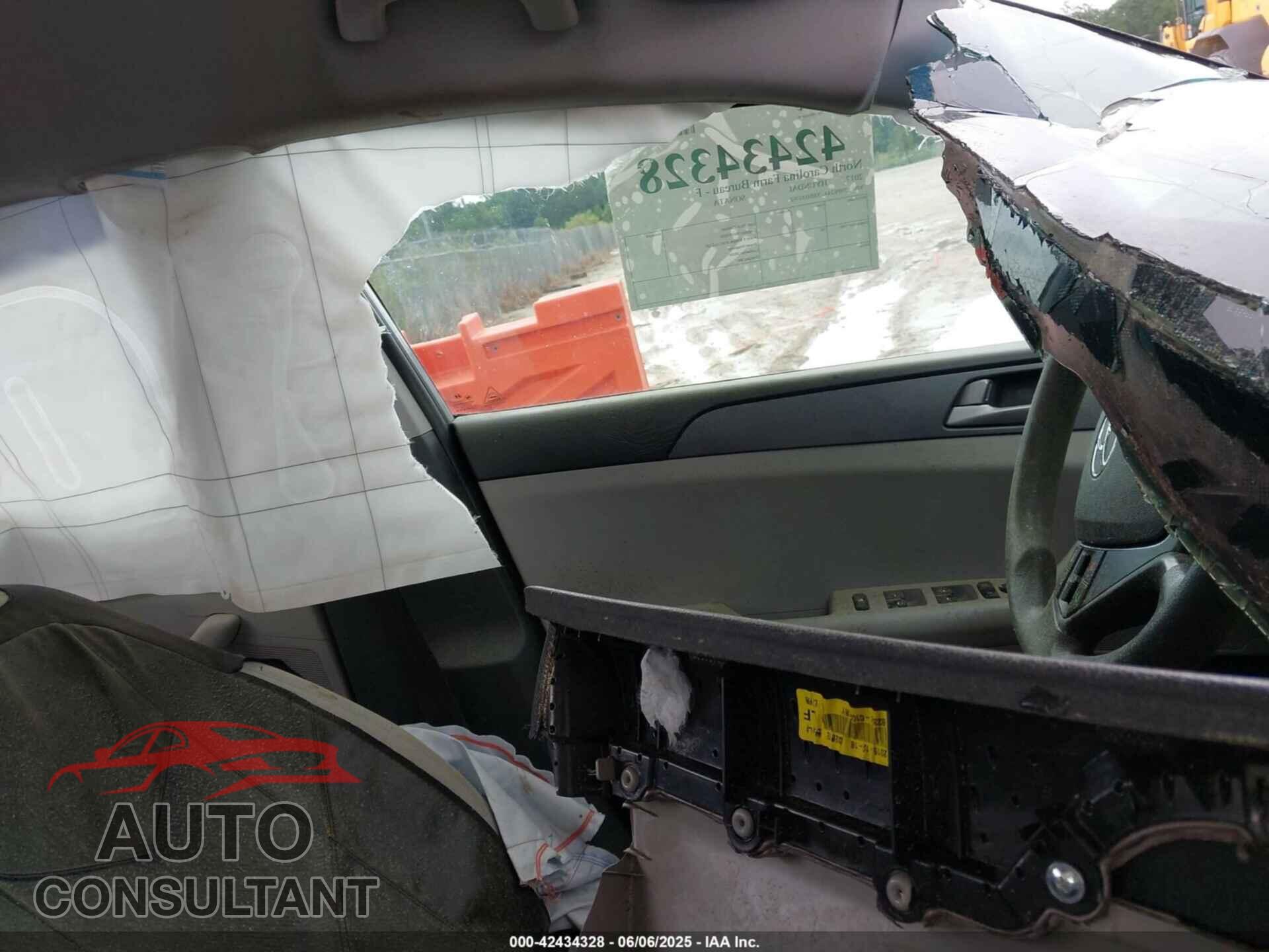 HYUNDAI SONATA 2017 - 5NPE24AFXHH553702