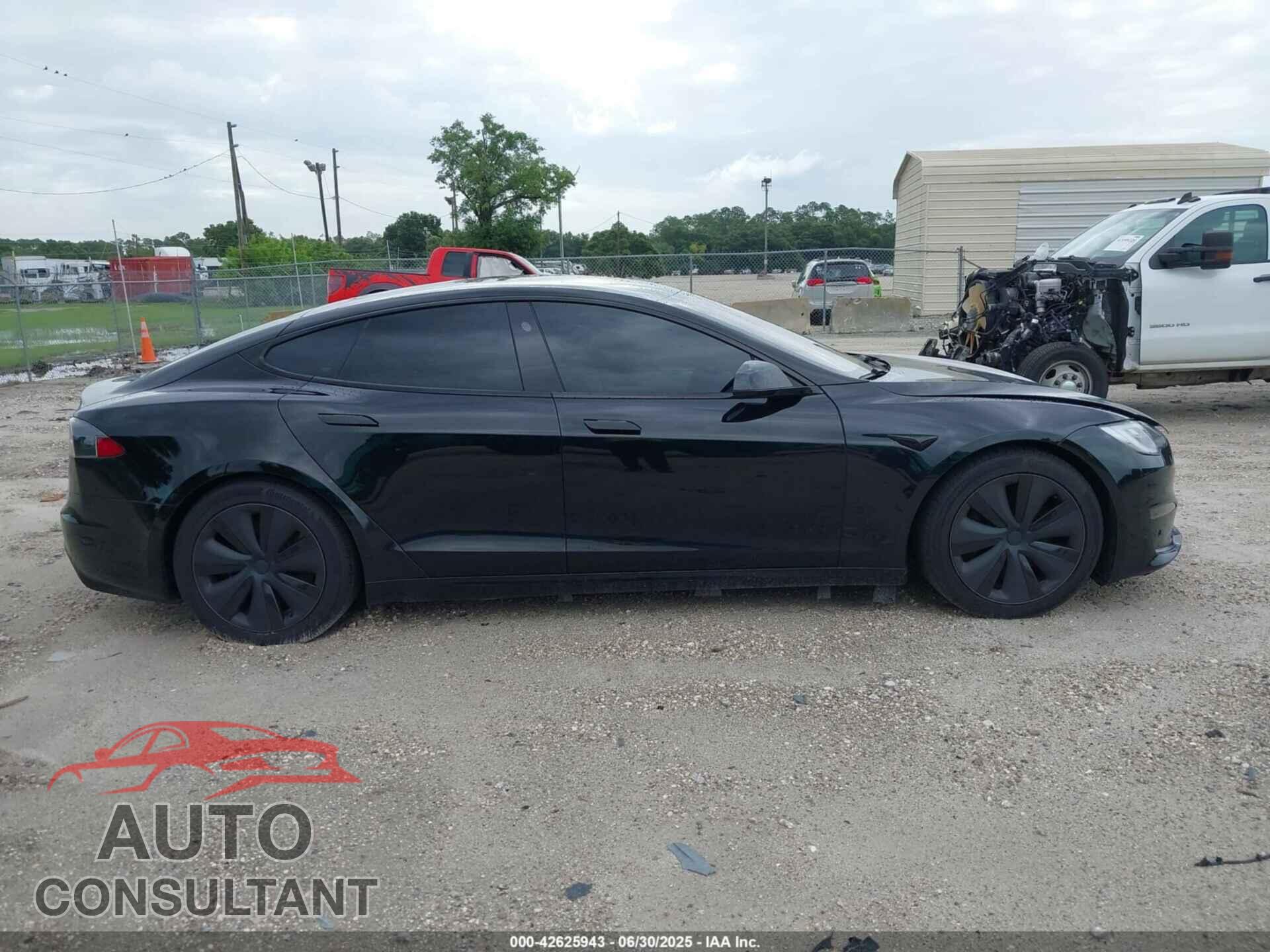 TESLA MODEL S 2022 - 5YJSA1E51NF472152