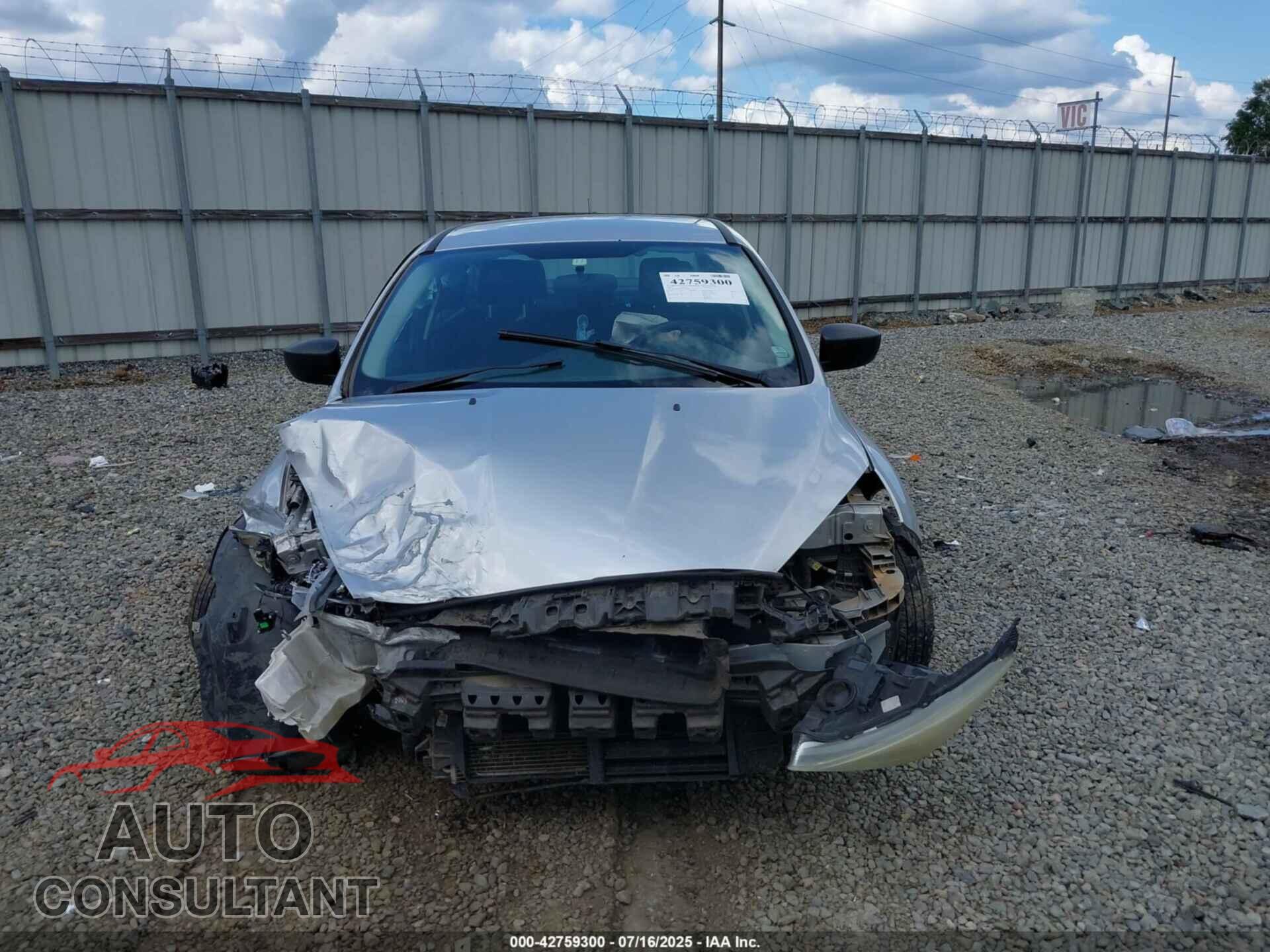 FORD FOCUS 2015 - 1FADP3E27FL338503