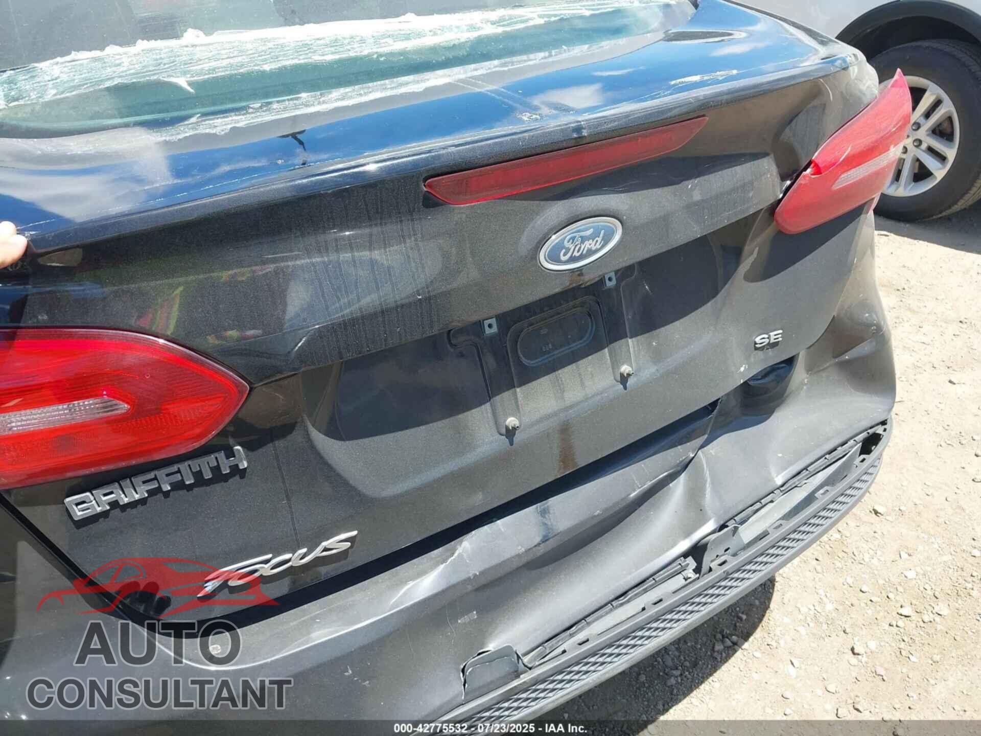 FORD FOCUS 2017 - 1FADP3F23HL257810