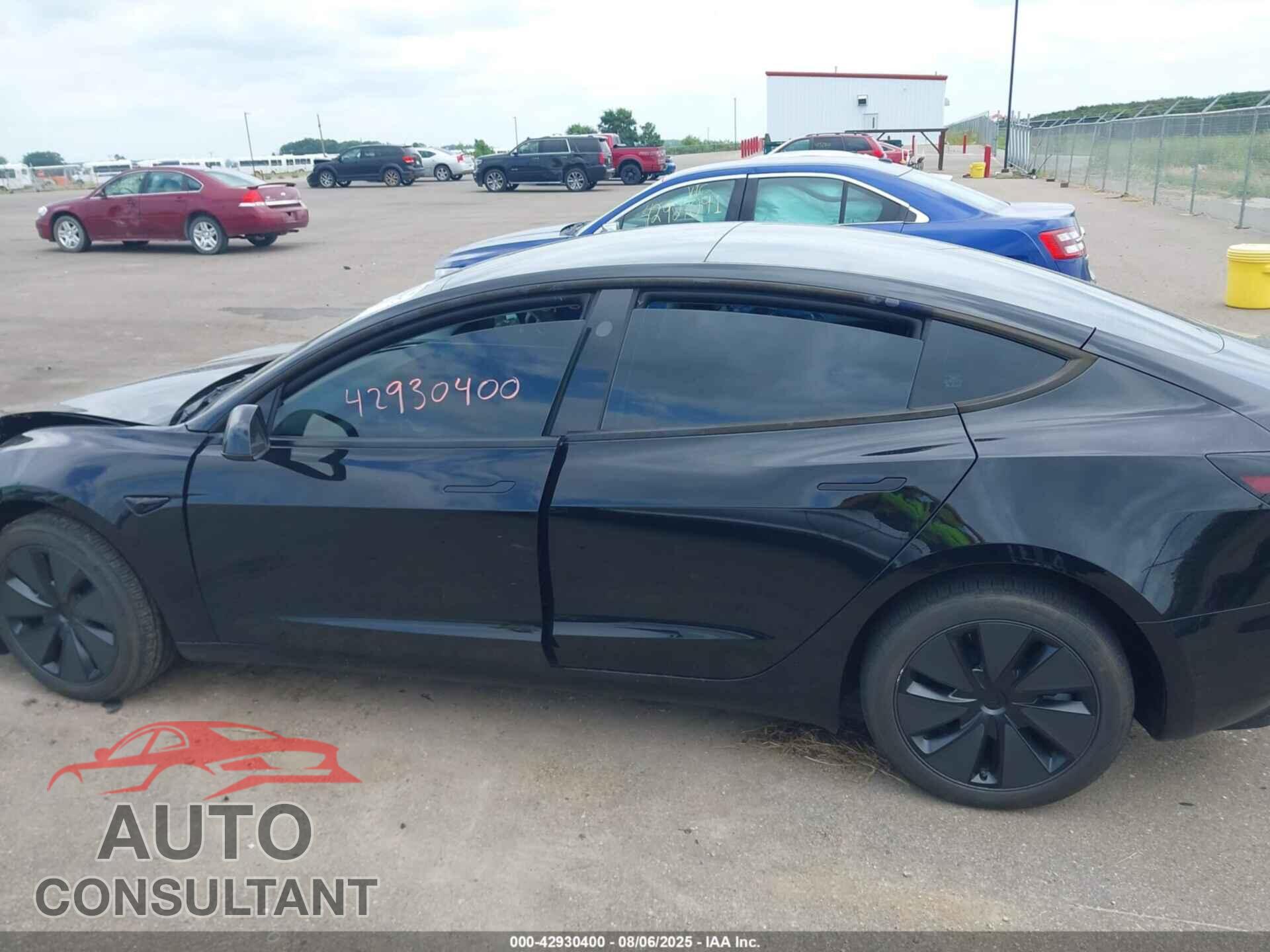 TESLA MODEL 3 2025 - 5YJ3E1EB4SF974437