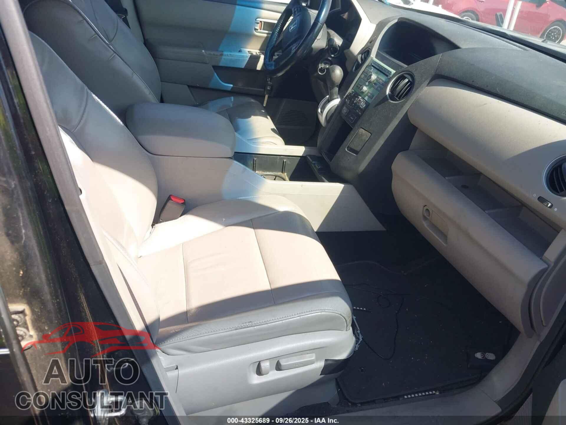 HONDA PILOT 2011 - 5FNYF3H56BB036296