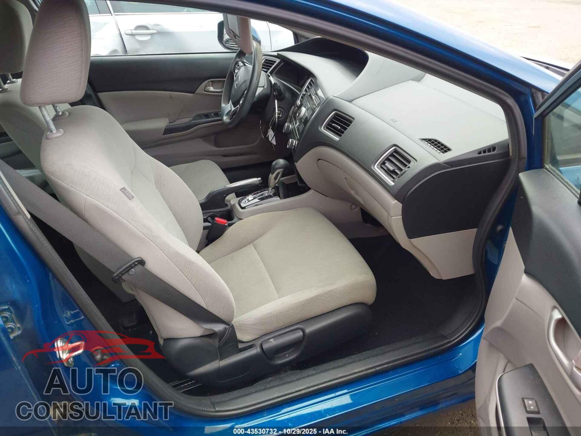 HONDA CIVIC 2013 - 2HGFB2F50DH575057