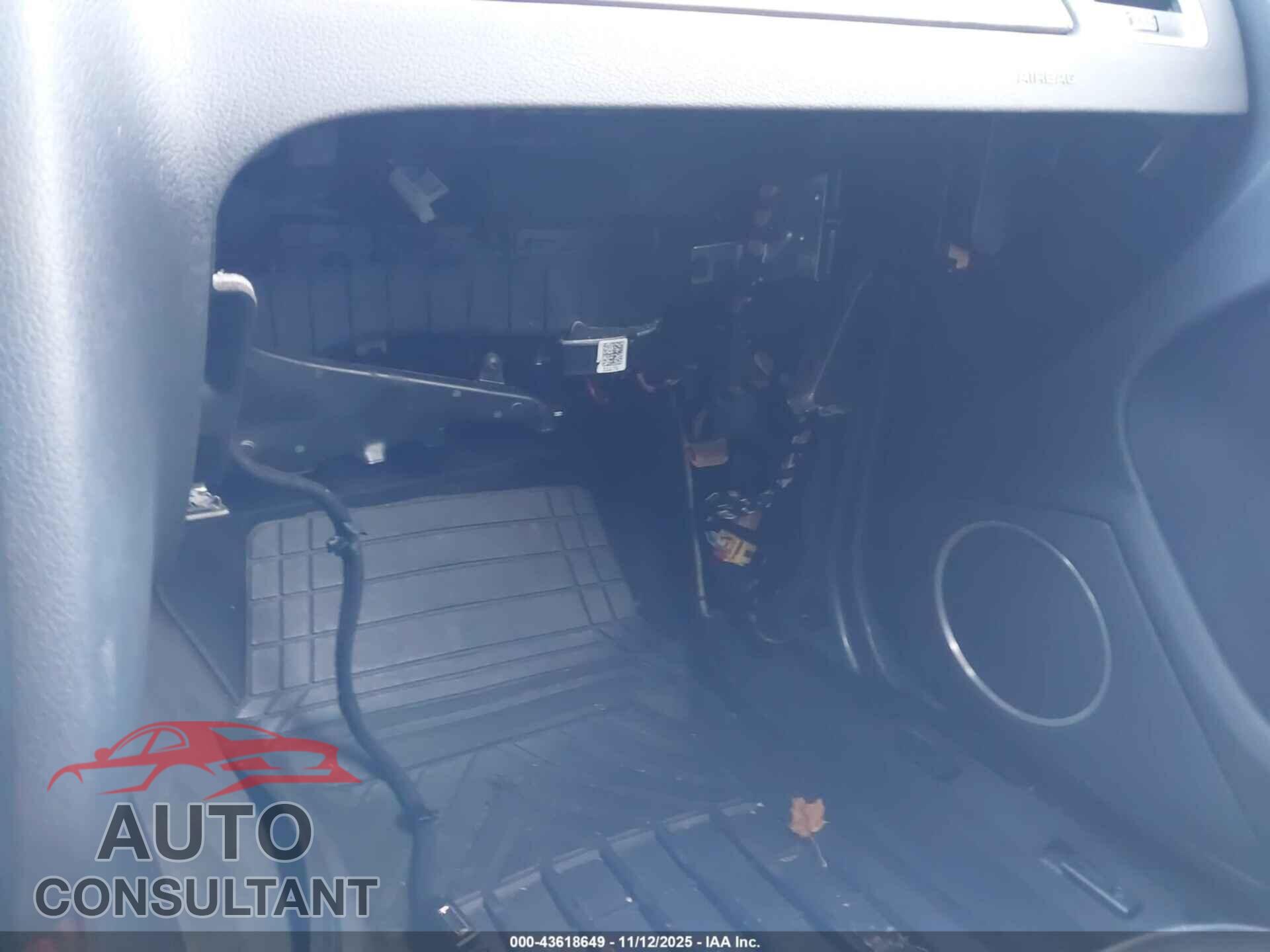 AUDI A4 2013 - WAUFFAFL1DN047012