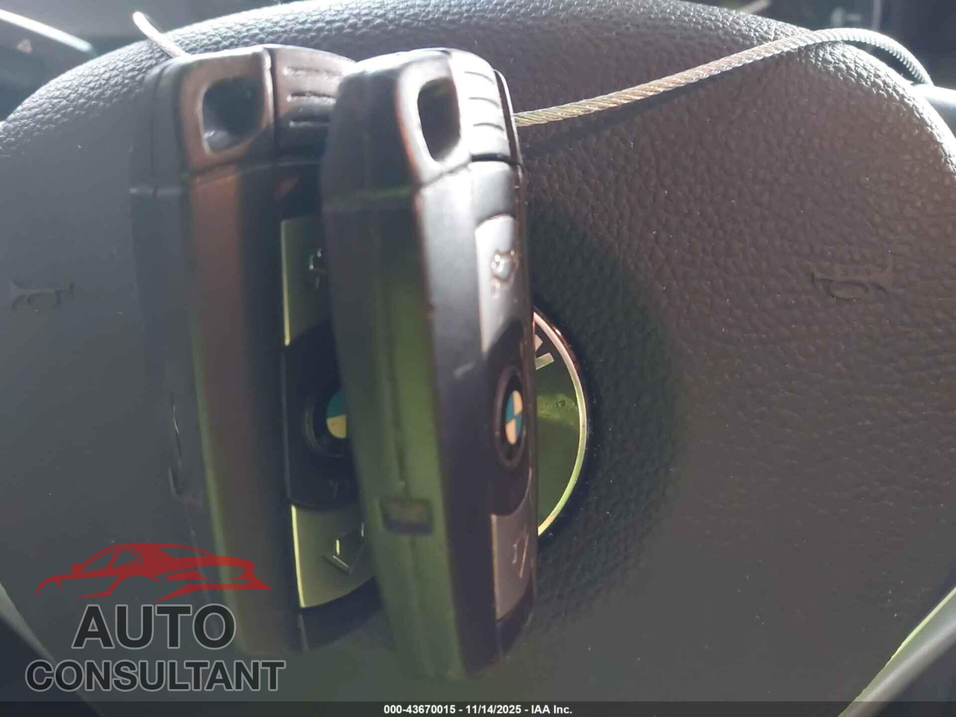 BMW 128I 2013 - WBAUN1C55DVR00916