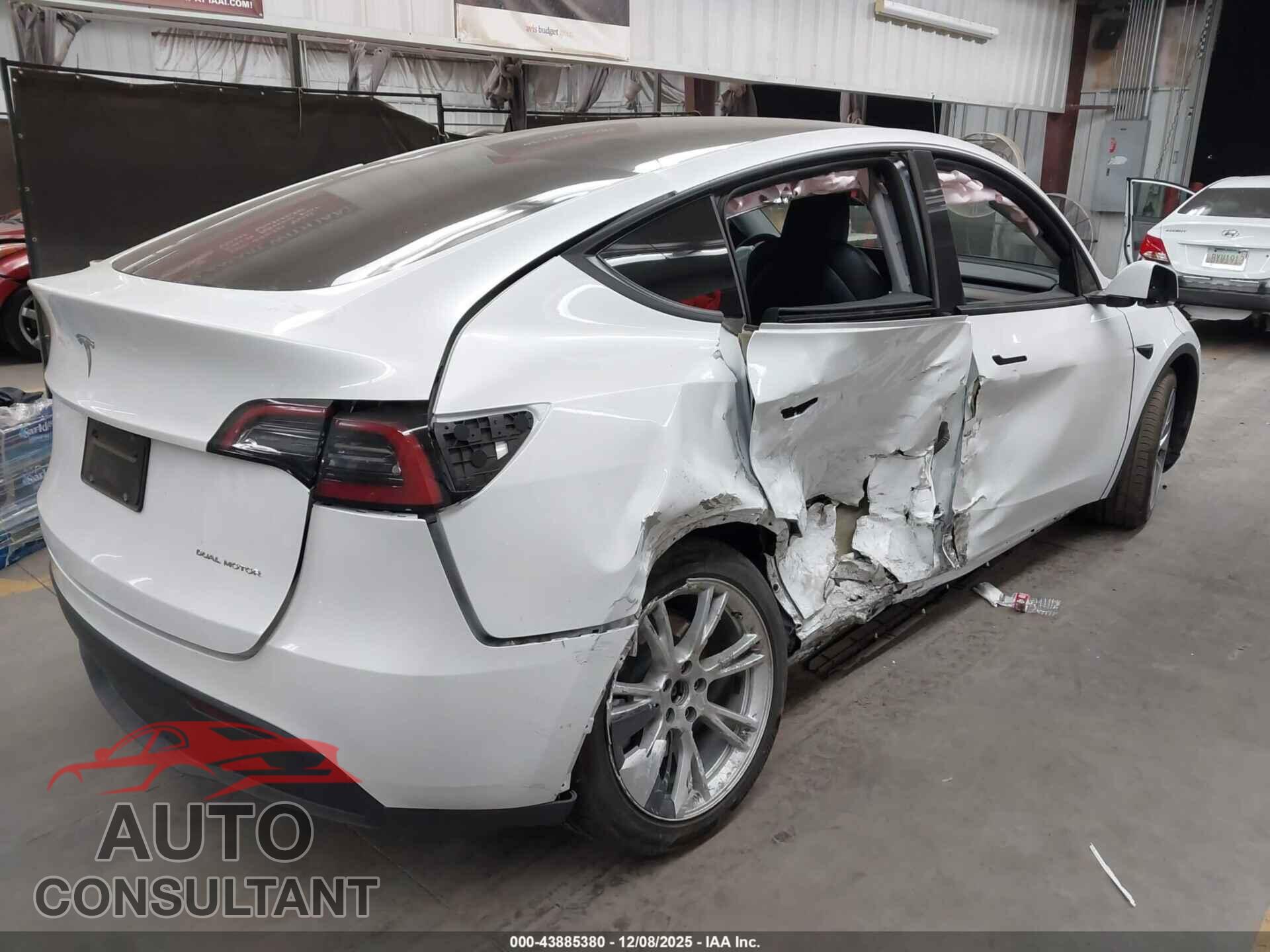 TESLA MODEL Y 2023 - 7SAYGDEE8PA097731