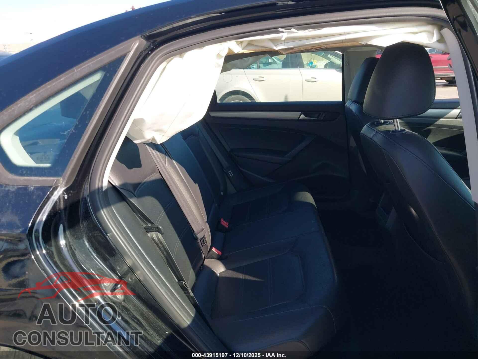 VOLKSWAGEN PASSAT 2014 - 1VWAT7A35EC073249