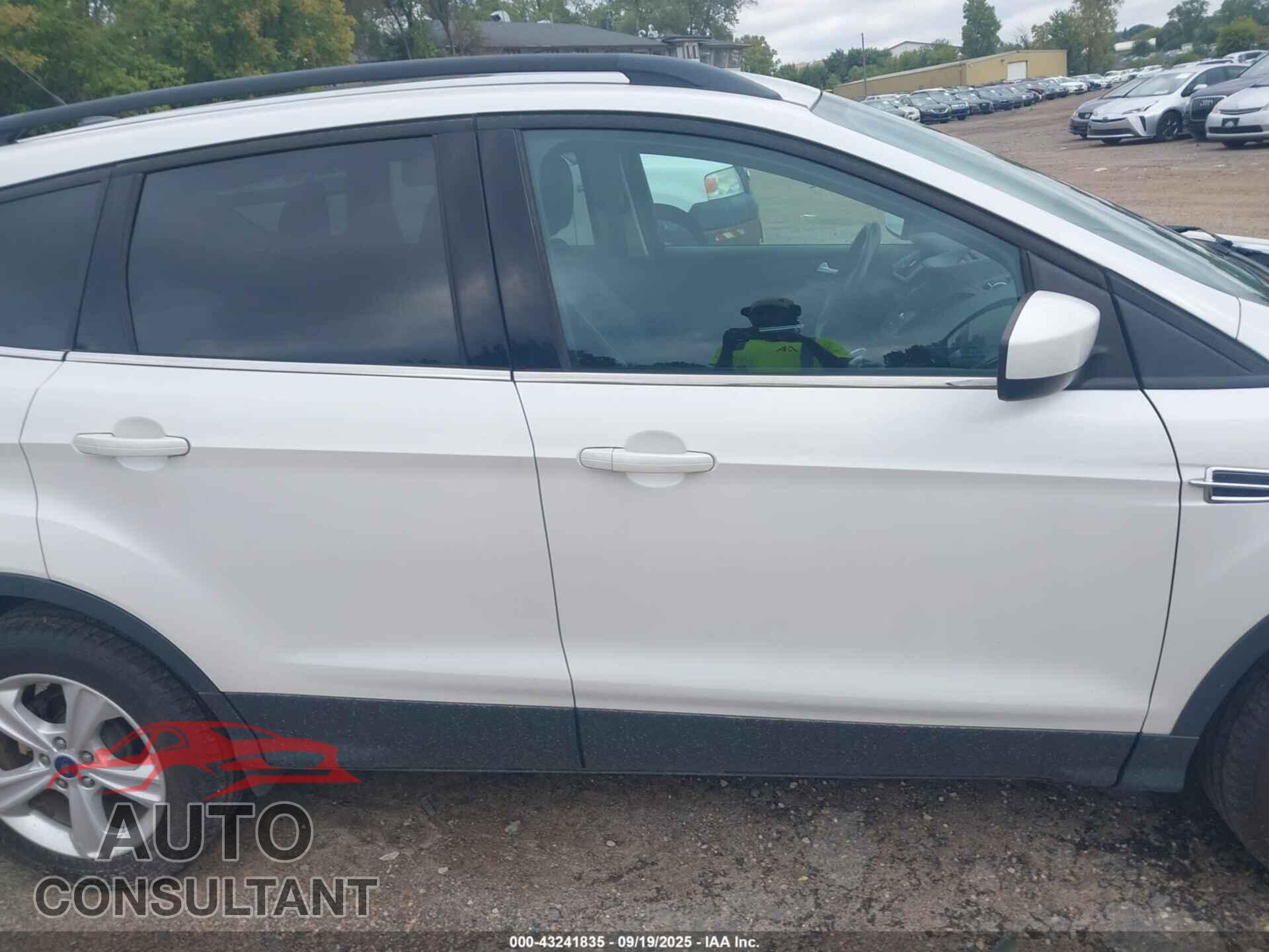 FORD ESCAPE 2015 - 1FMCU9GX2FUA54535