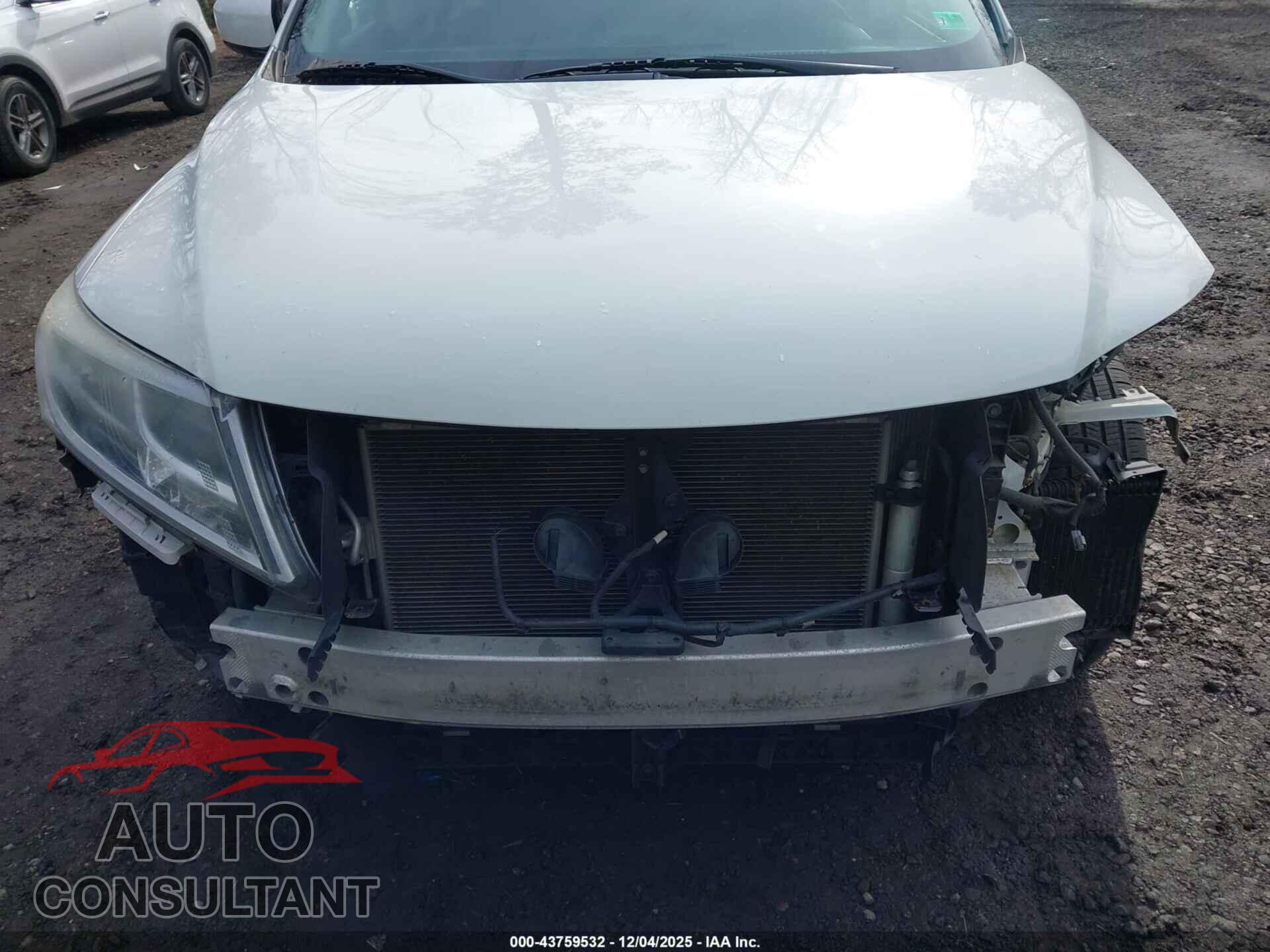 NISSAN PATHFINDER 2015 - 5N1AR2MM4FC717152