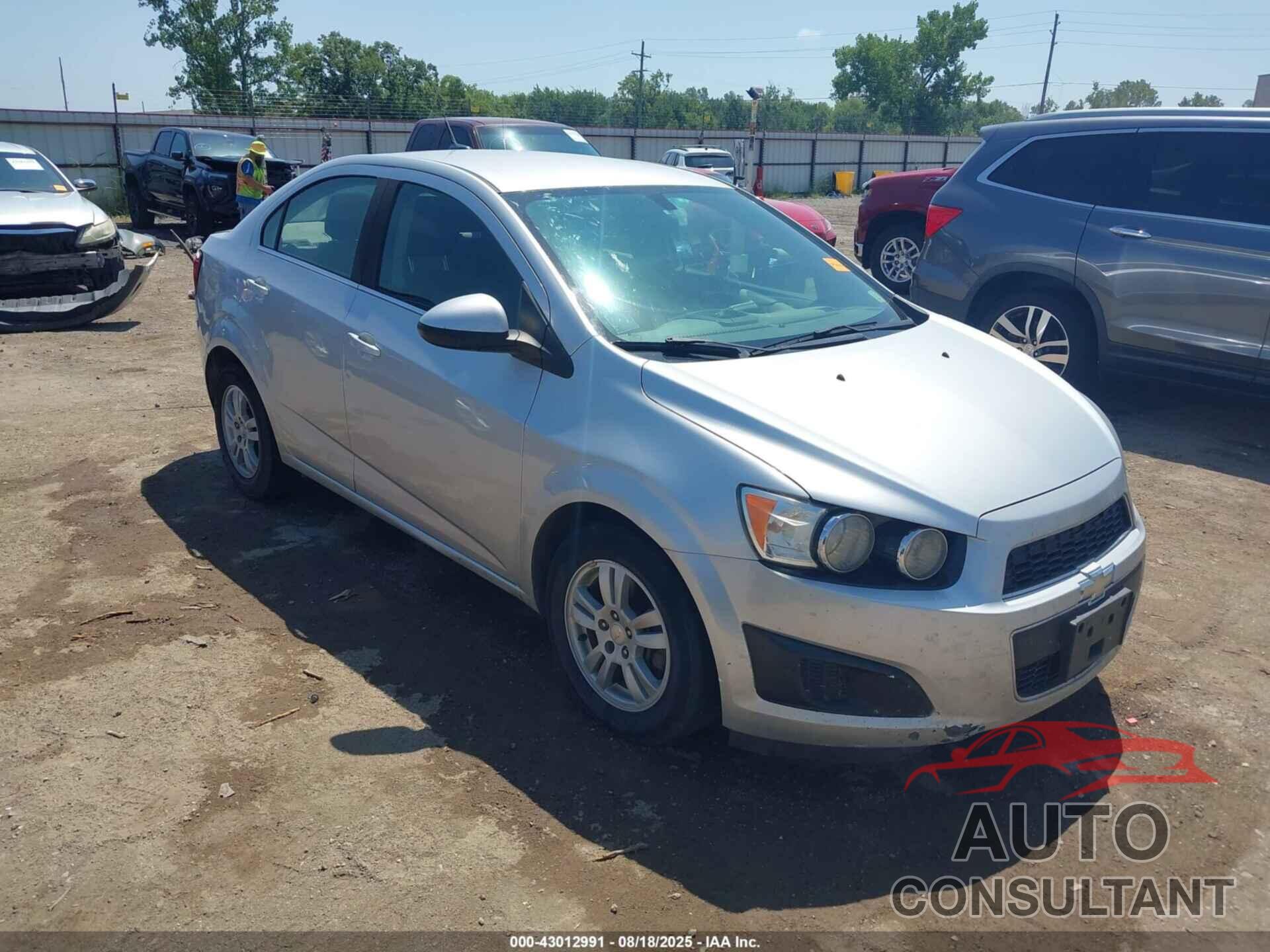 CHEVROLET SONIC 2014 - 1G1JC5SH5E4243663