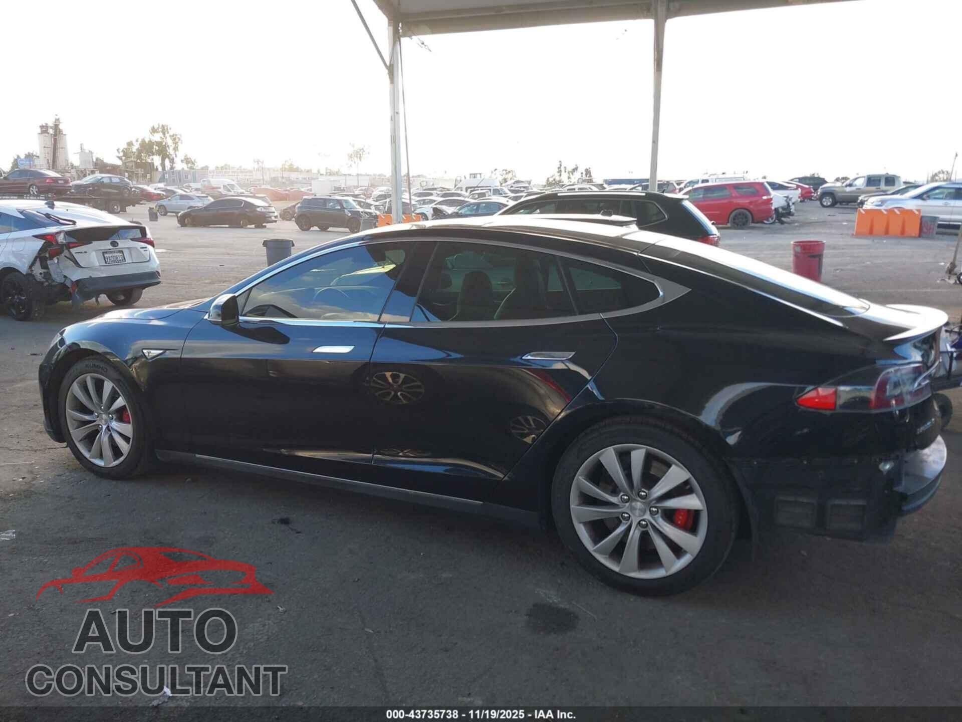 TESLA MODEL S 2015 - 5YJSA1E40FF105218
