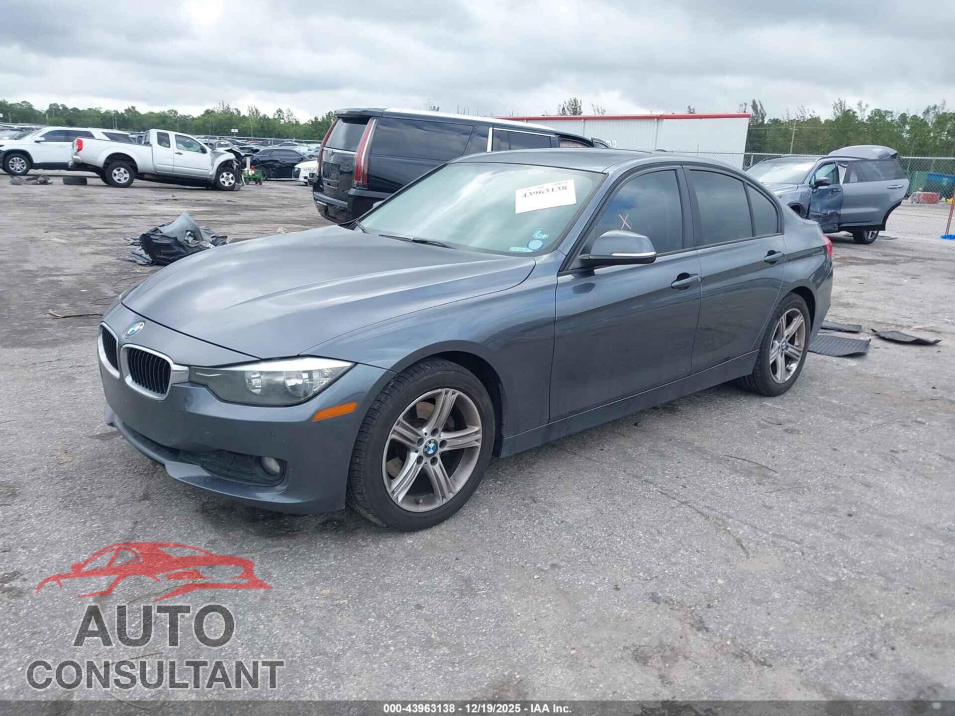 BMW 320I 2014 - WBA3B1G59ENS77235