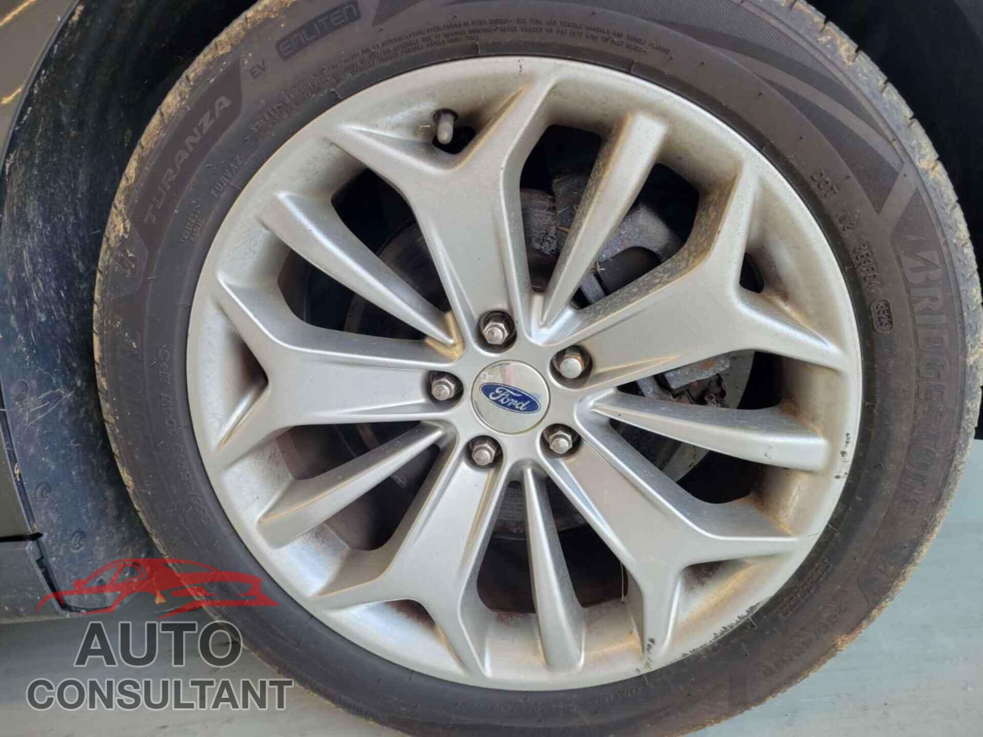 FORD TAURUS 2017 - 1FAHP2F87HG117607