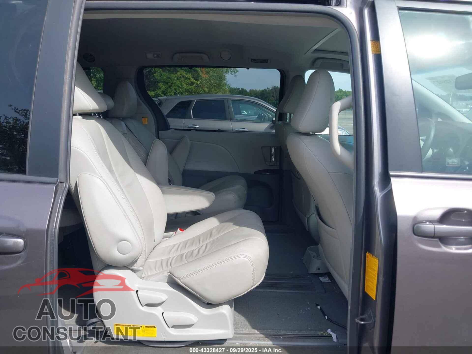 TOYOTA SIENNA 2012 - 5TDYK3DC1CS271668