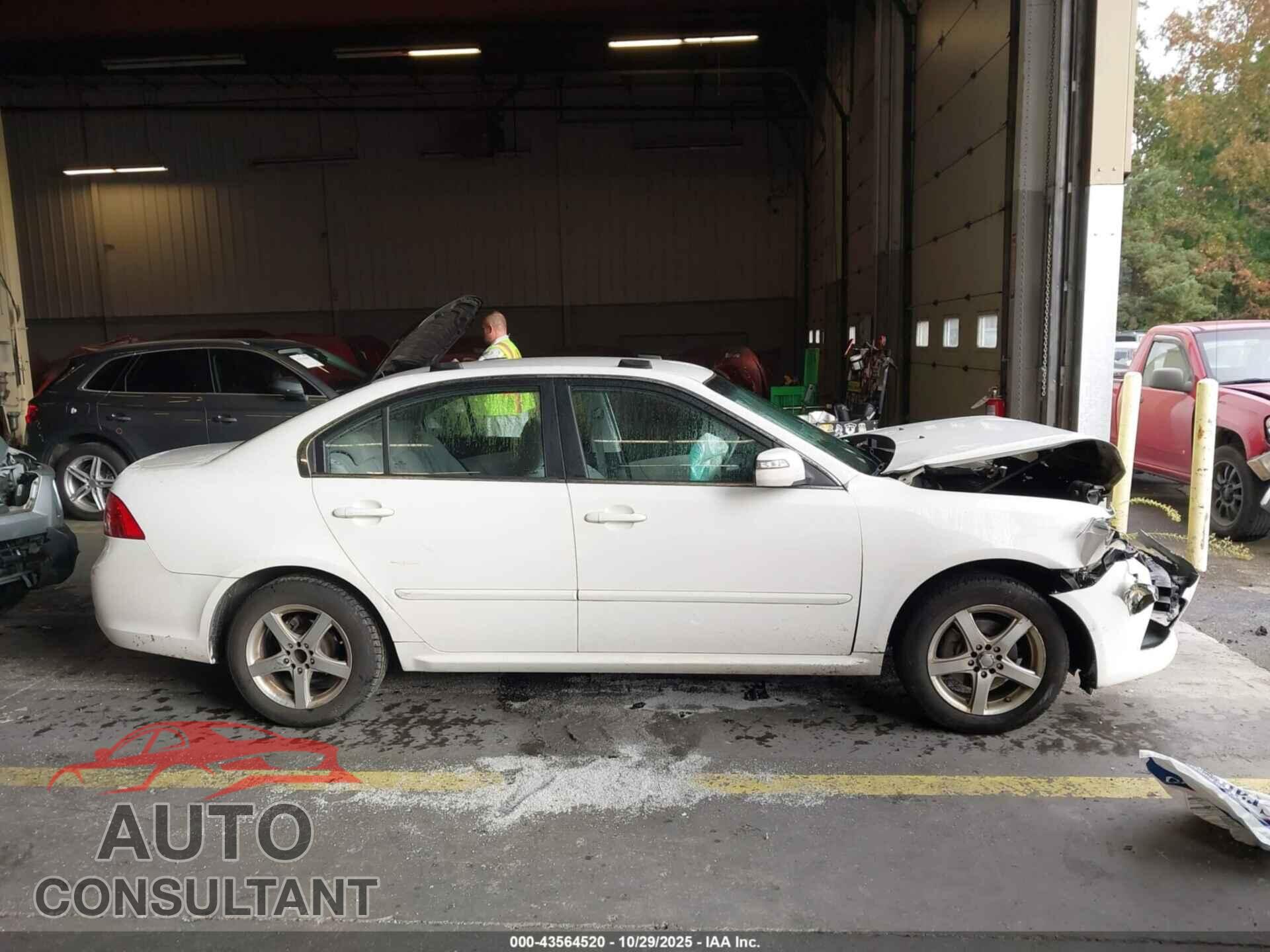 KIA OPTIMA 2010 - KNAGG4A80A5398446