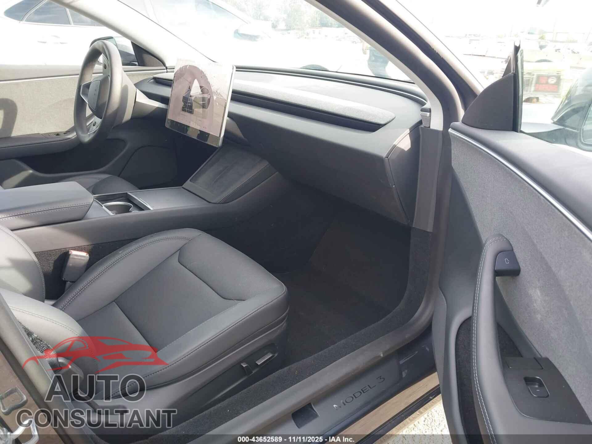 TESLA MODEL 3 2025 - 5YJ3E1EA2SF983337