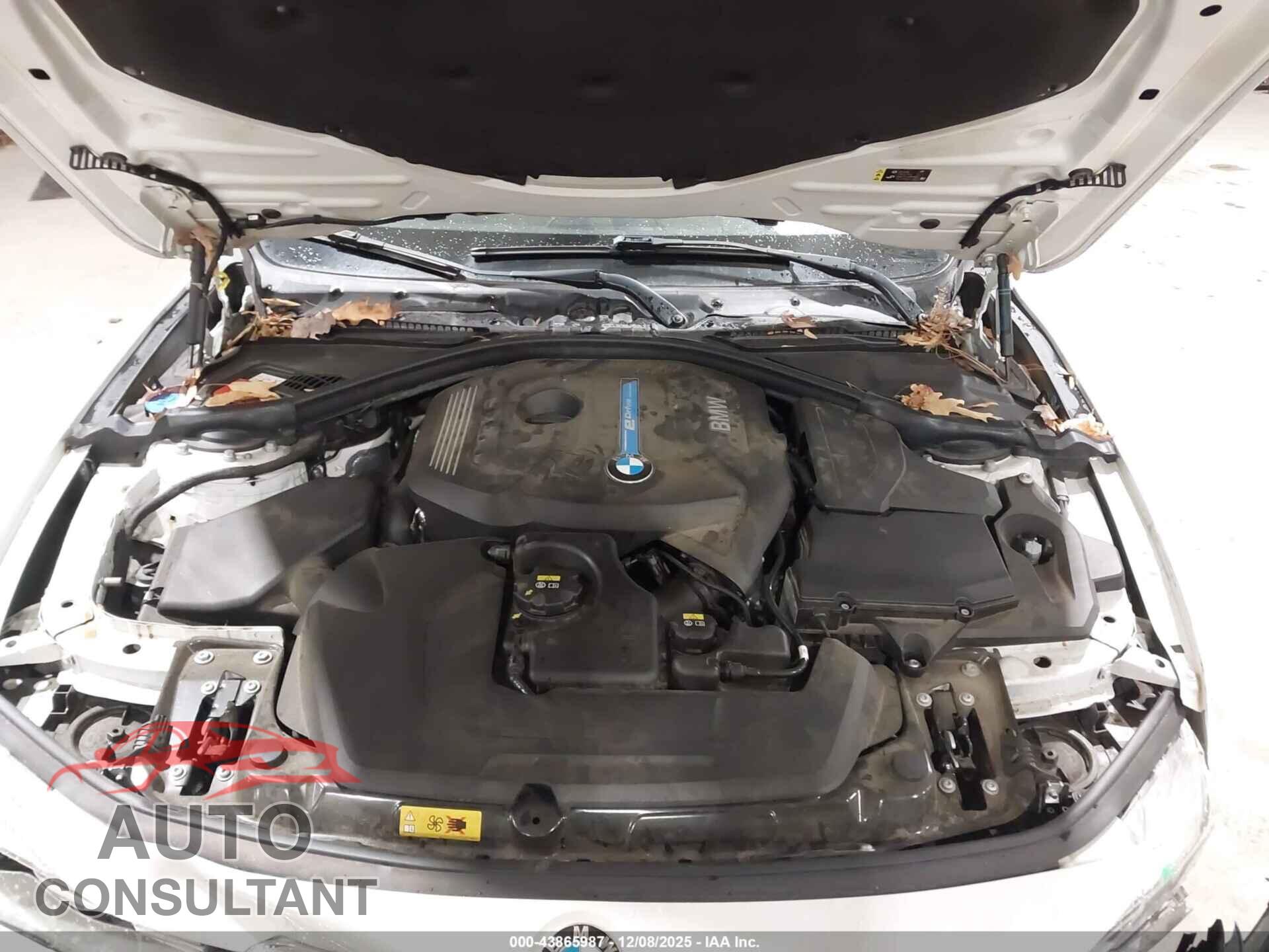 BMW 330E 2017 - WBA8E1C36HA158815