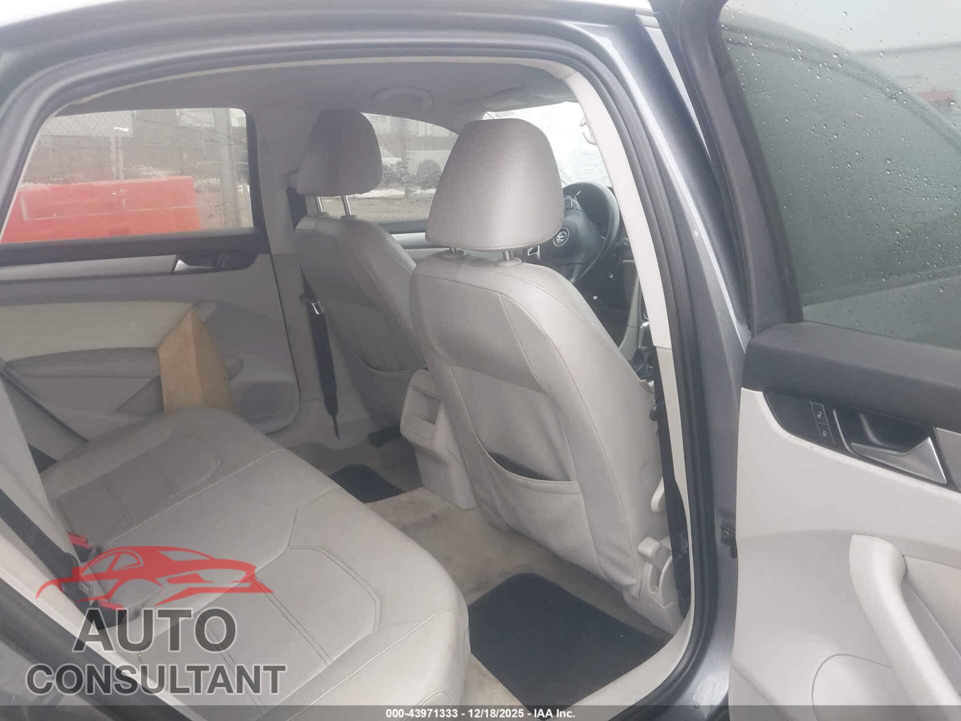 VOLKSWAGEN PASSAT 2014 - 1VWAT7A33EC068616