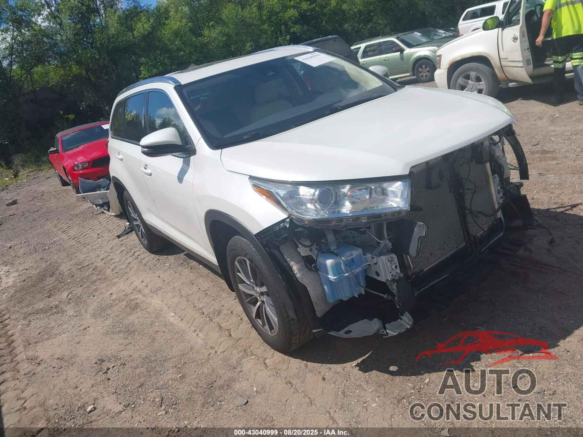 TOYOTA HIGHLANDER 2019 - 5TDJZRFH1KS563585