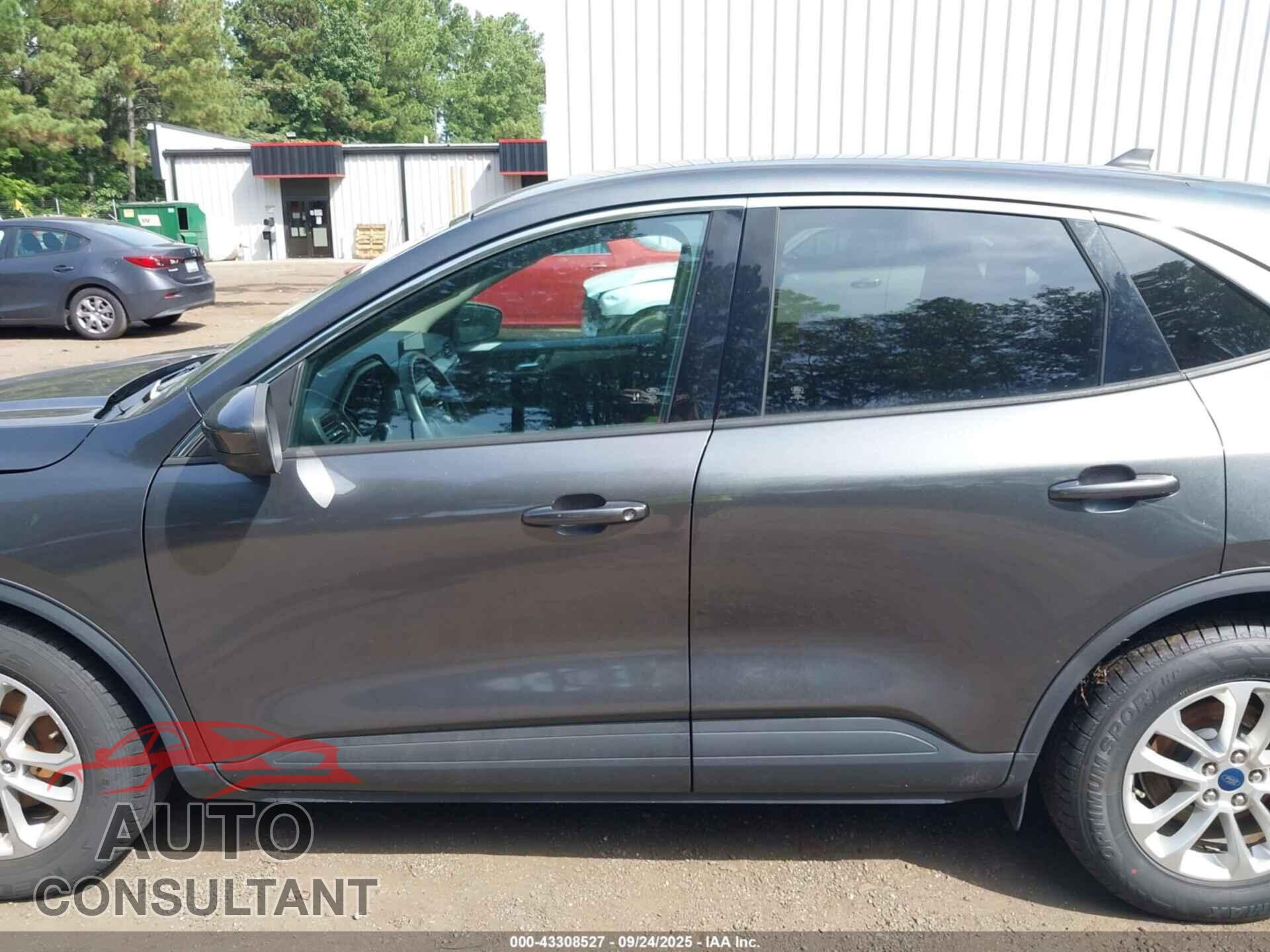 FORD ESCAPE 2020 - 1FMCU0G65LUA94915