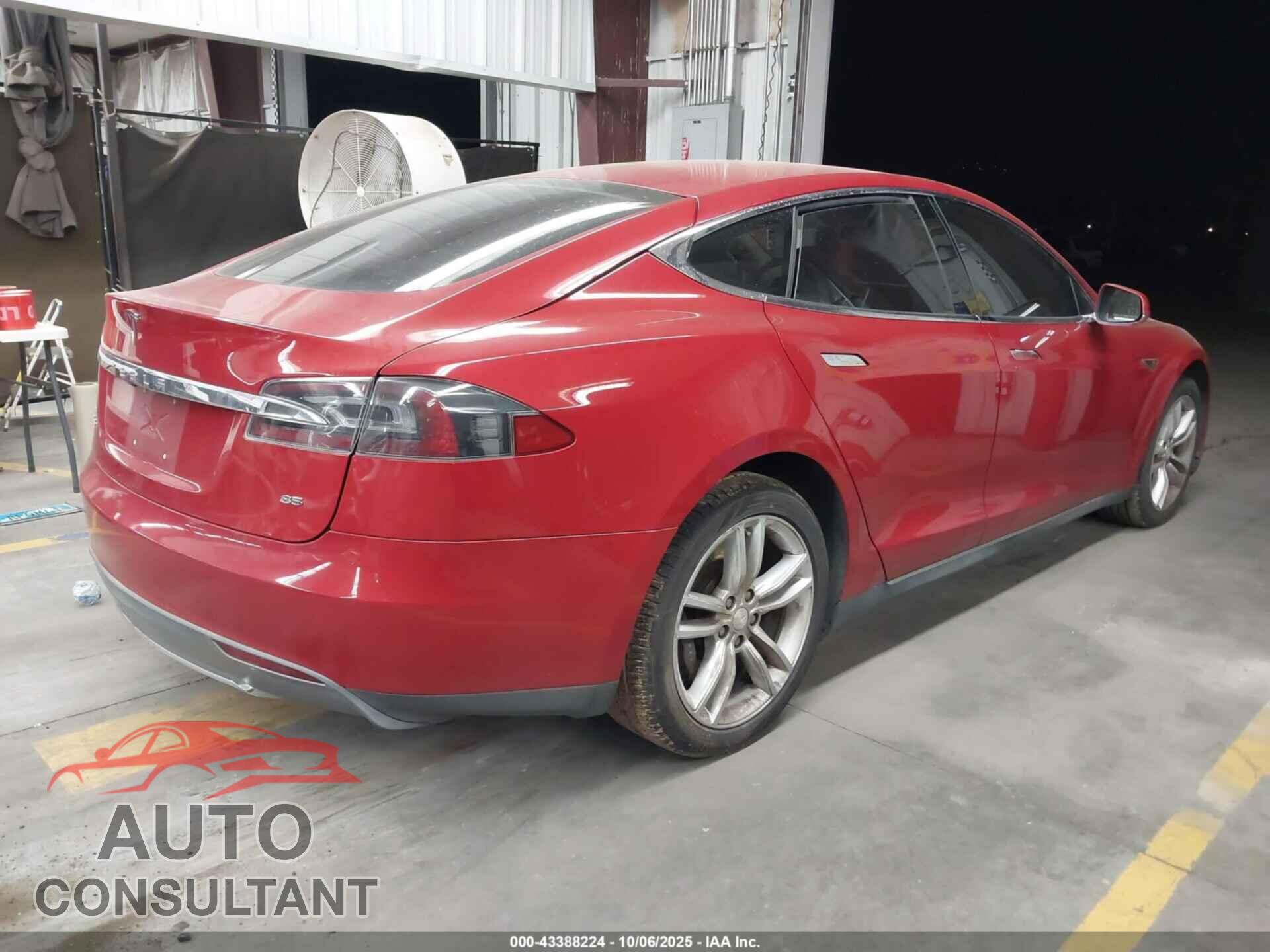 TESLA MODEL S 2013 - 5YJSA1CN2DFP16568