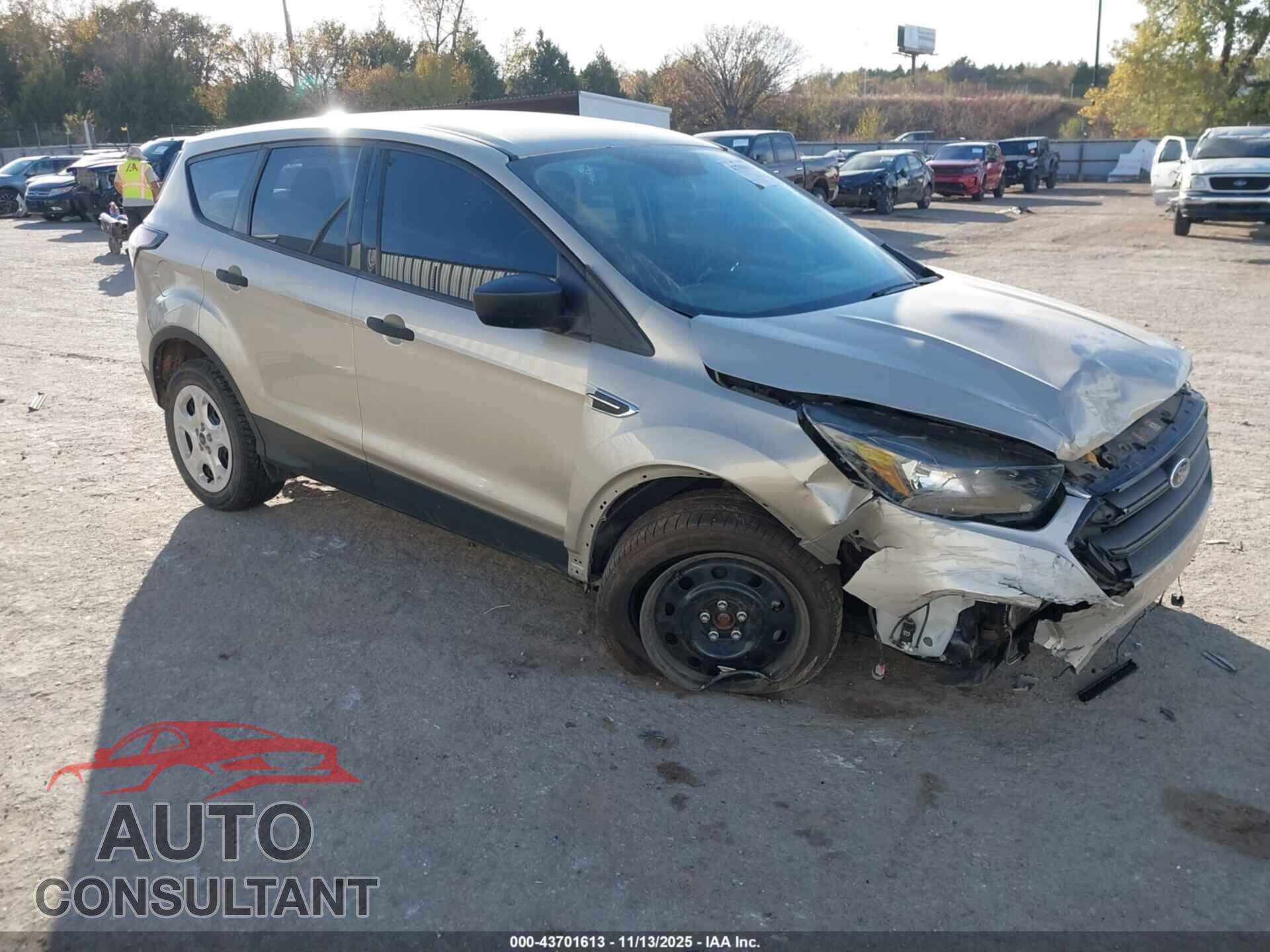 FORD ESCAPE 2018 - 1FMCU0F77JUD20489