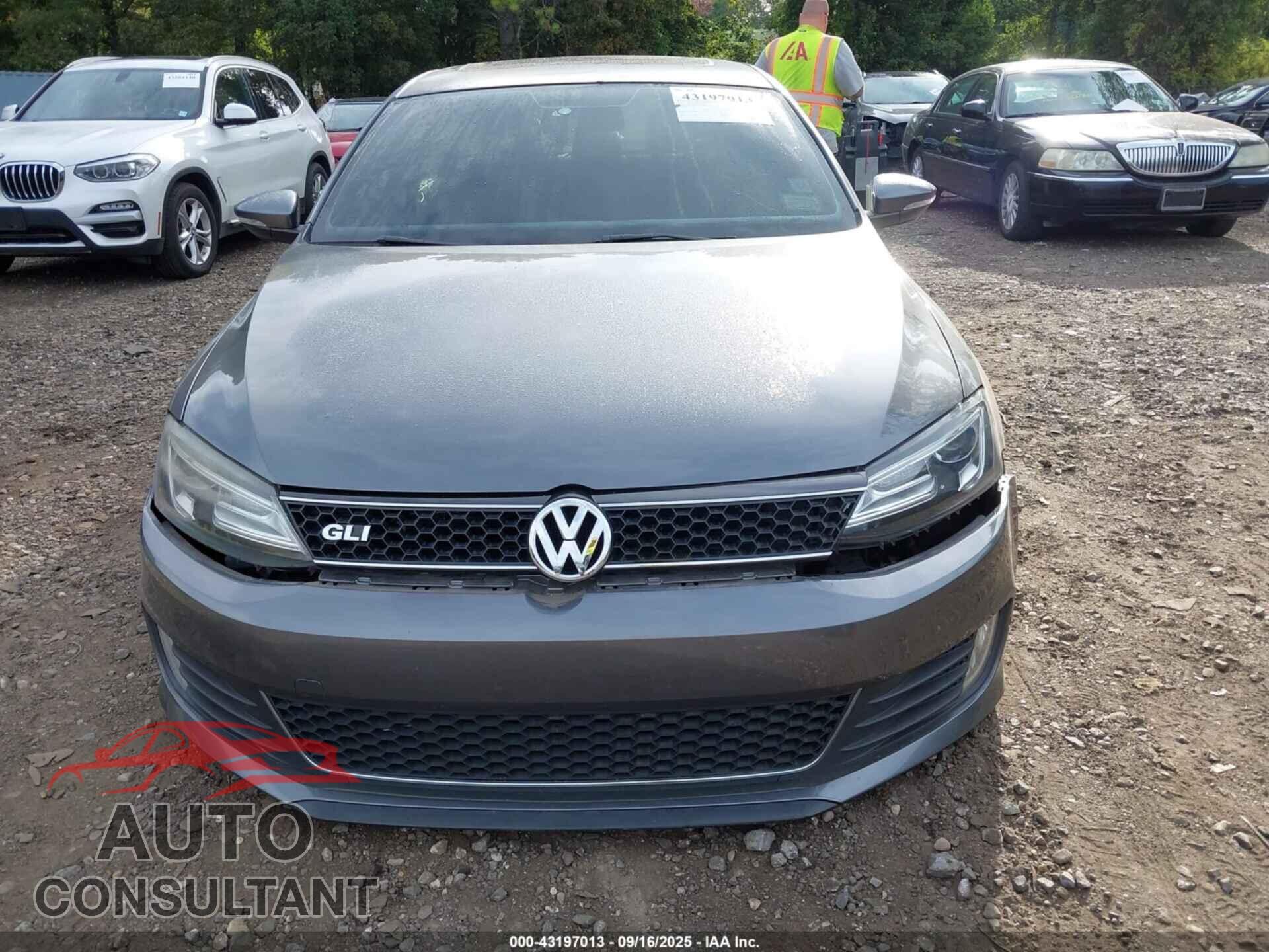 VOLKSWAGEN JETTA 2014 - 3VW5T7AJ5EM374862