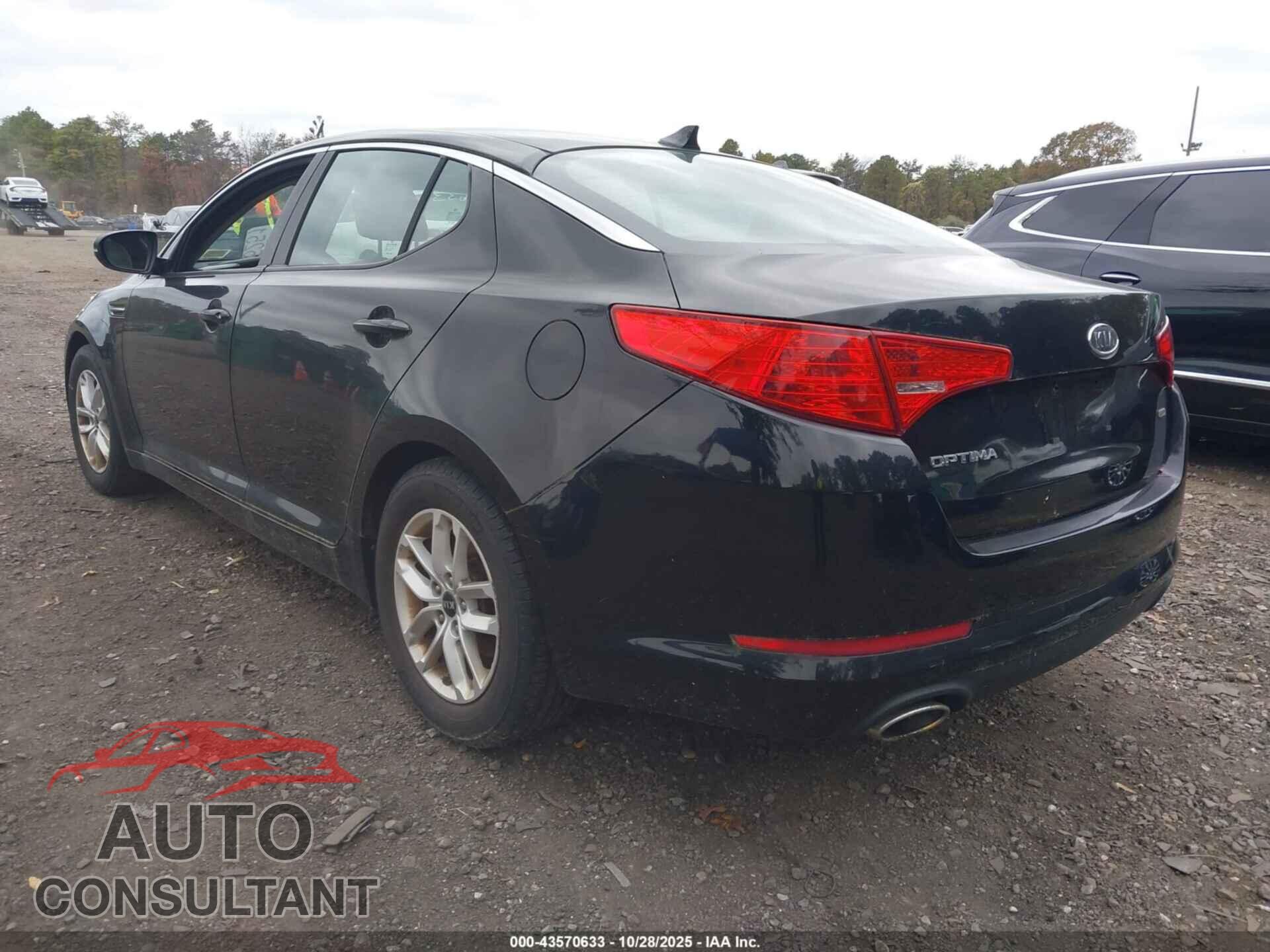 KIA OPTIMA 2011 - KNAGM4A7XB5060456