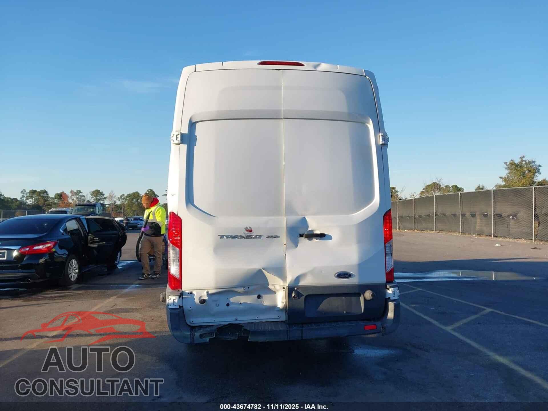FORD TRANSIT-250 2017 - 1FTYR3XM5HKA73660