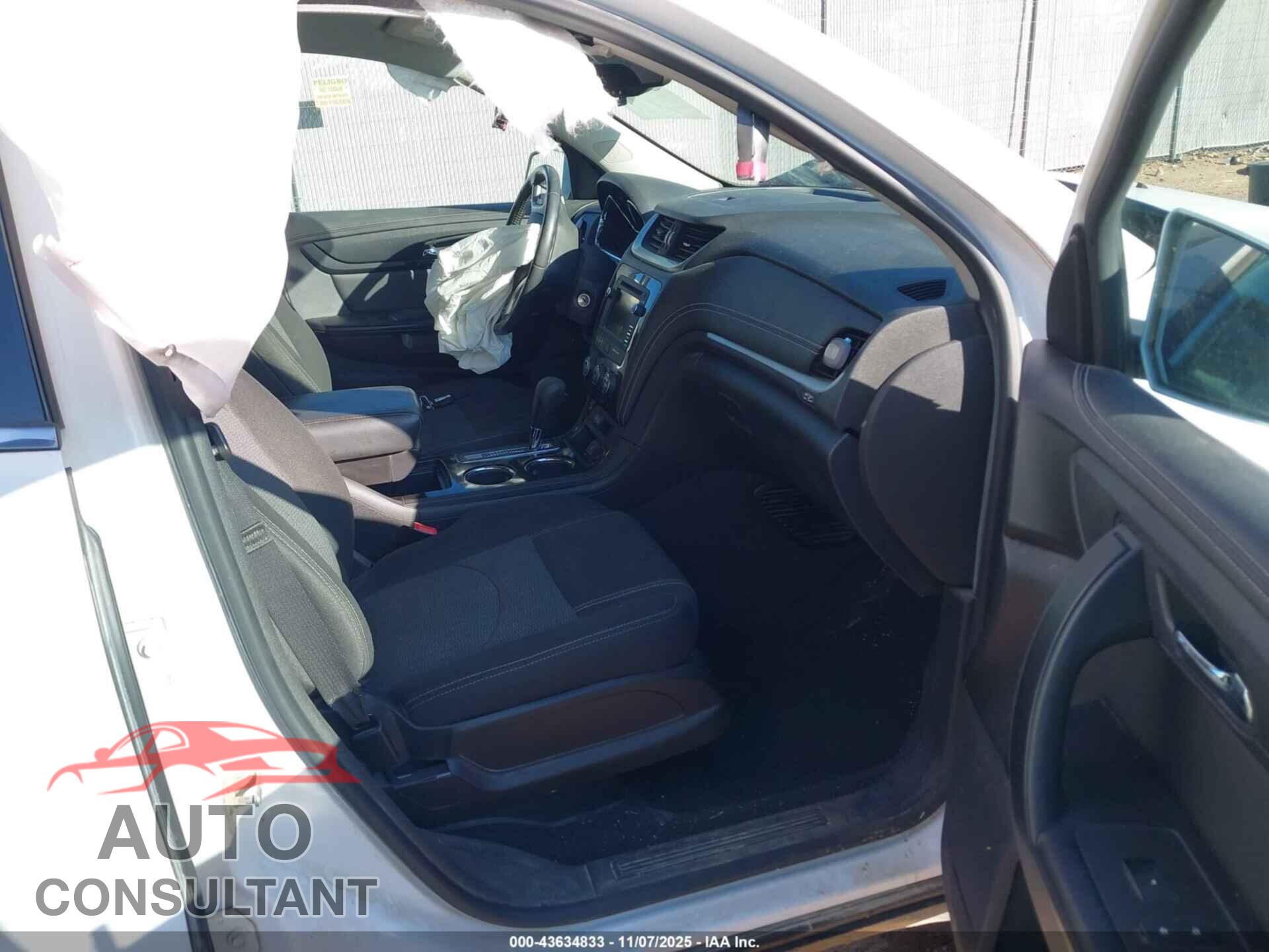 CHEVROLET TRAVERSE 2017 - 1GNKVGKD2HJ111276