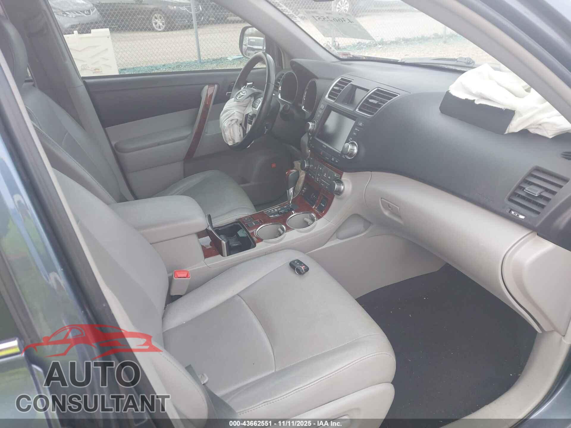 TOYOTA HIGHLANDER 2012 - 5TDDK3EH7CS102747