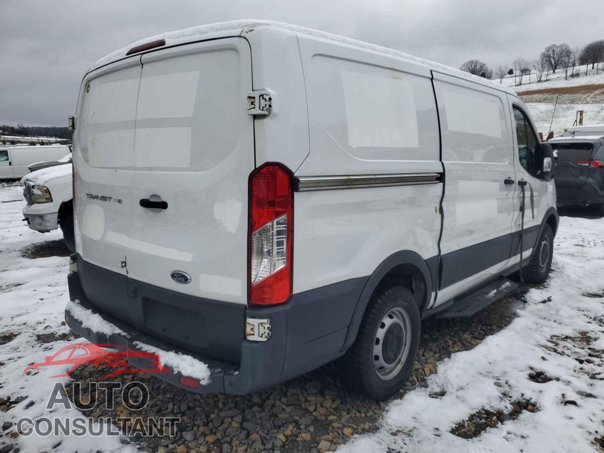 FORD TRANSIT-250 2017 - 1FTYR1YM8HKA32006