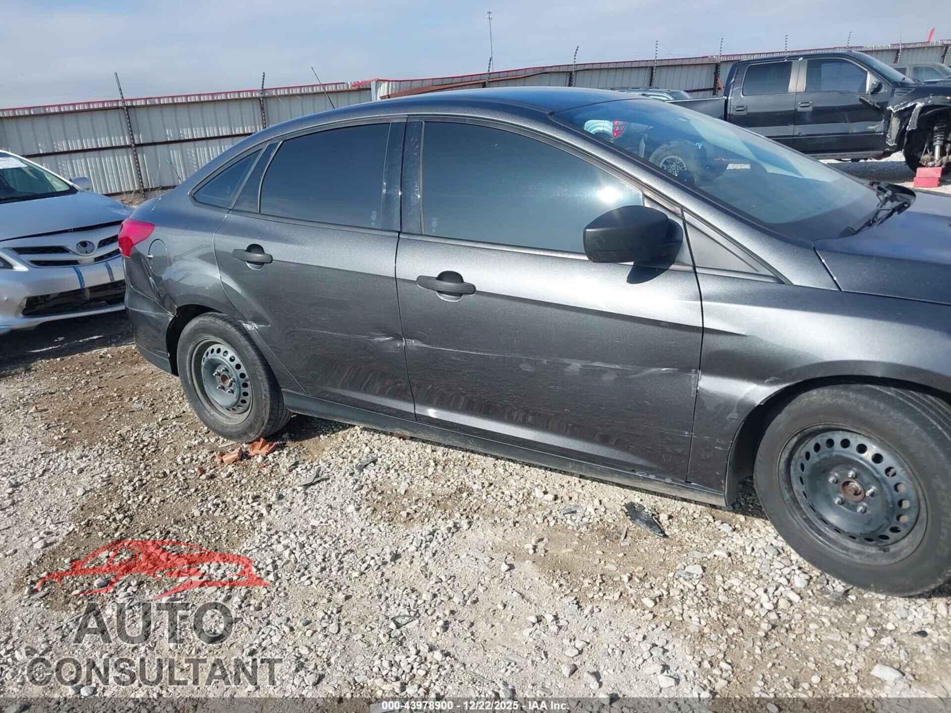 FORD FOCUS 2018 - 1FADP3E26JL321748