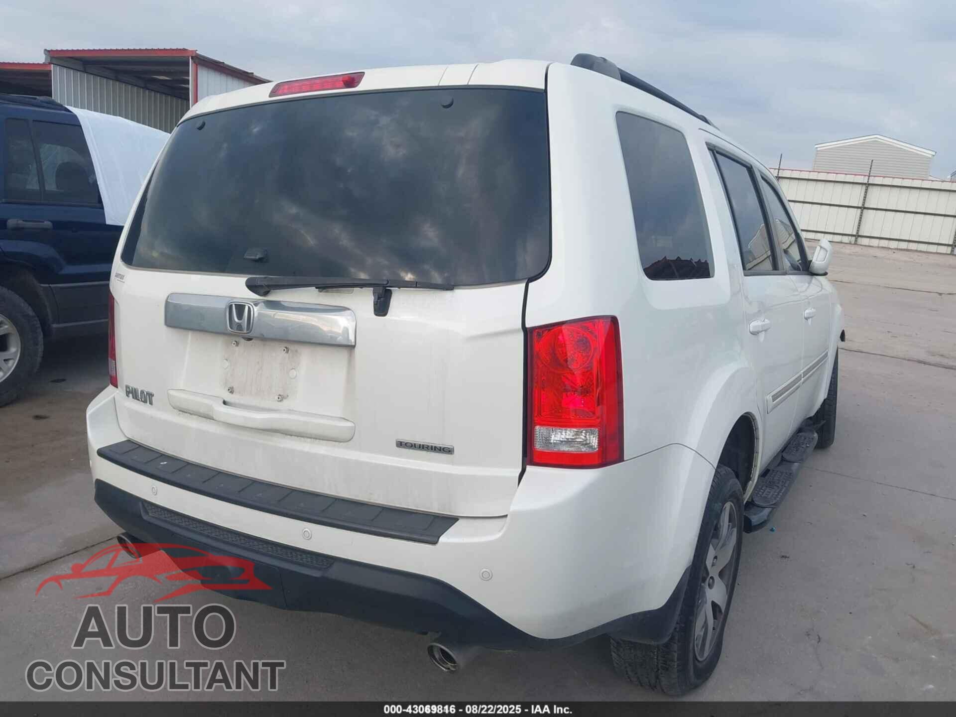 HONDA PILOT 2015 - 5FNYF3H96FB033679