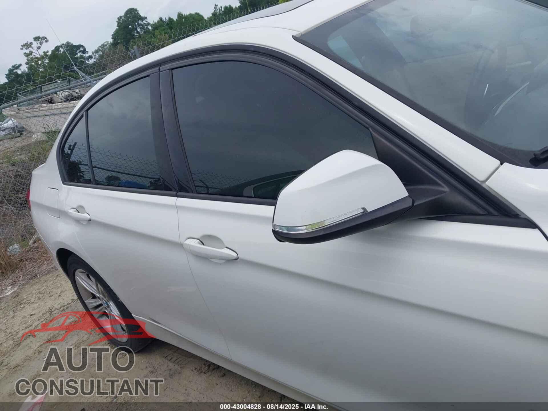 BMW 328I 2016 - WBA8E9C54GK645861
