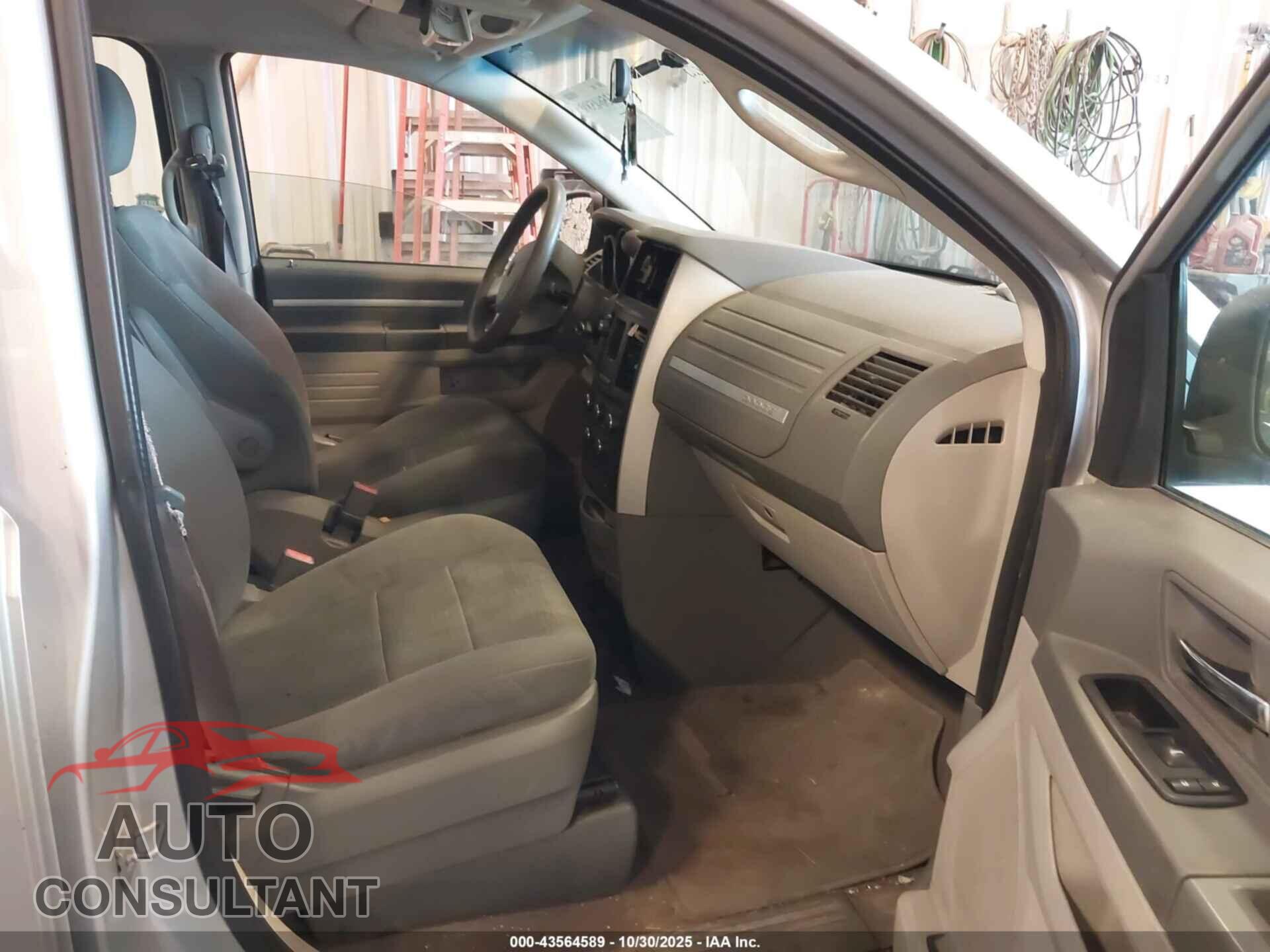 DODGE GRAND CARAVAN 2010 - 2D4RN4DE2AR107471