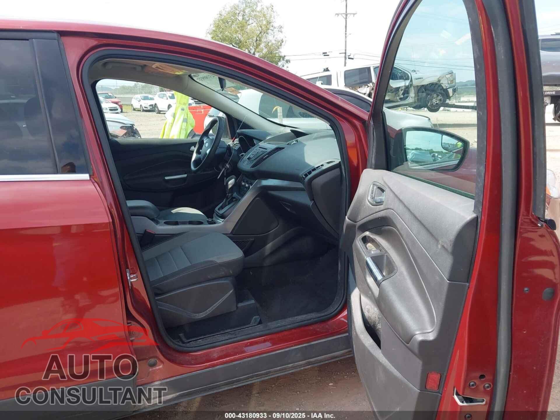 FORD ESCAPE 2016 - 1FMCU0GX4GUC19675