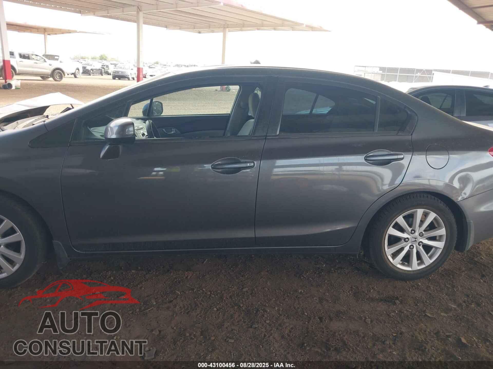 HONDA CIVIC 2012 - 2HGFB2F80CH588321