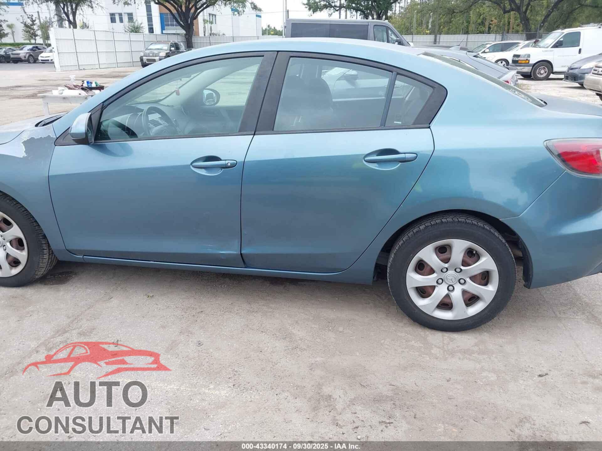 MAZDA MAZDA3 2011 - JM1BL1UF5B1497743