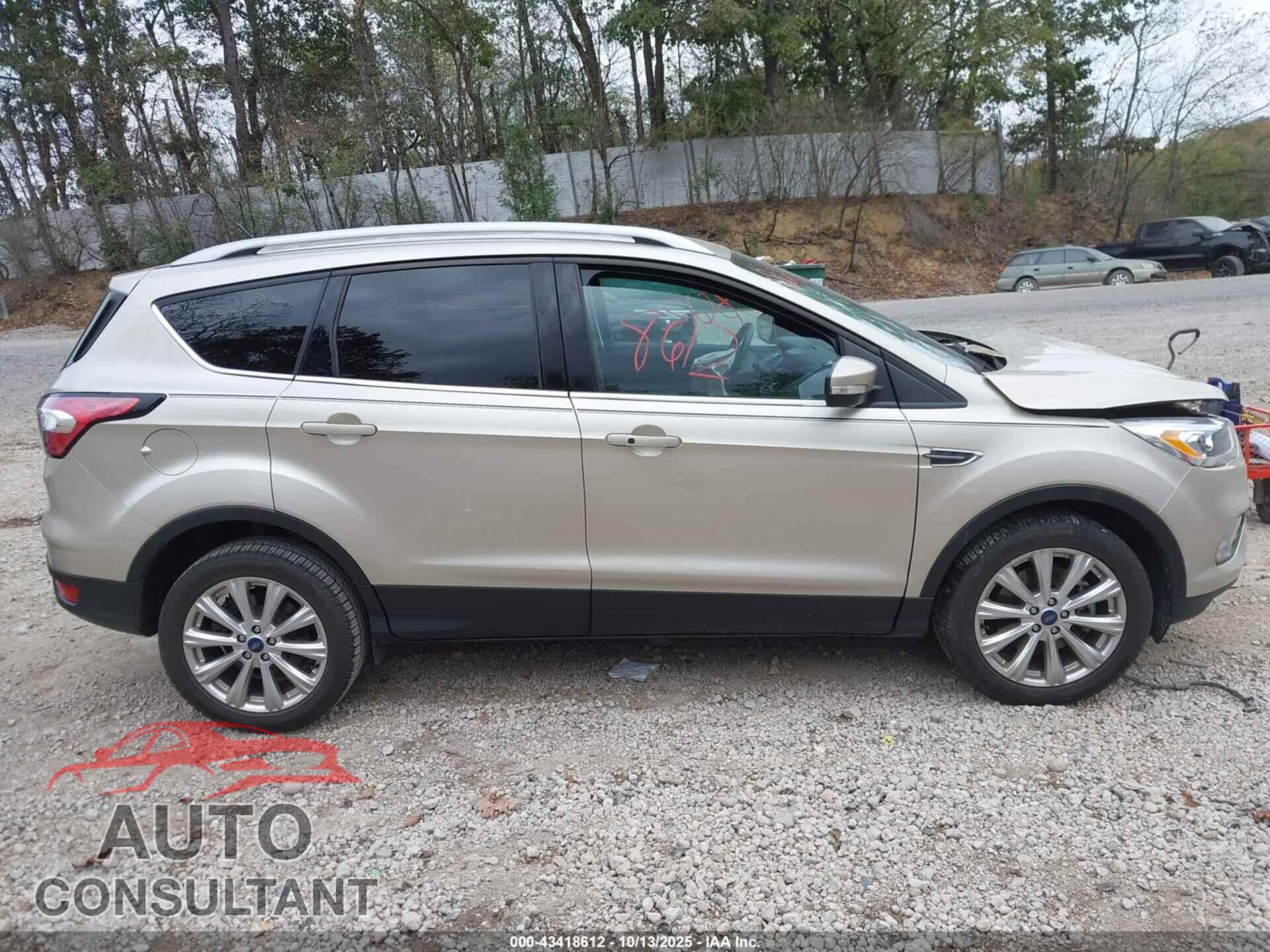 FORD ESCAPE 2017 - 1FMCU9JD0HUC89677