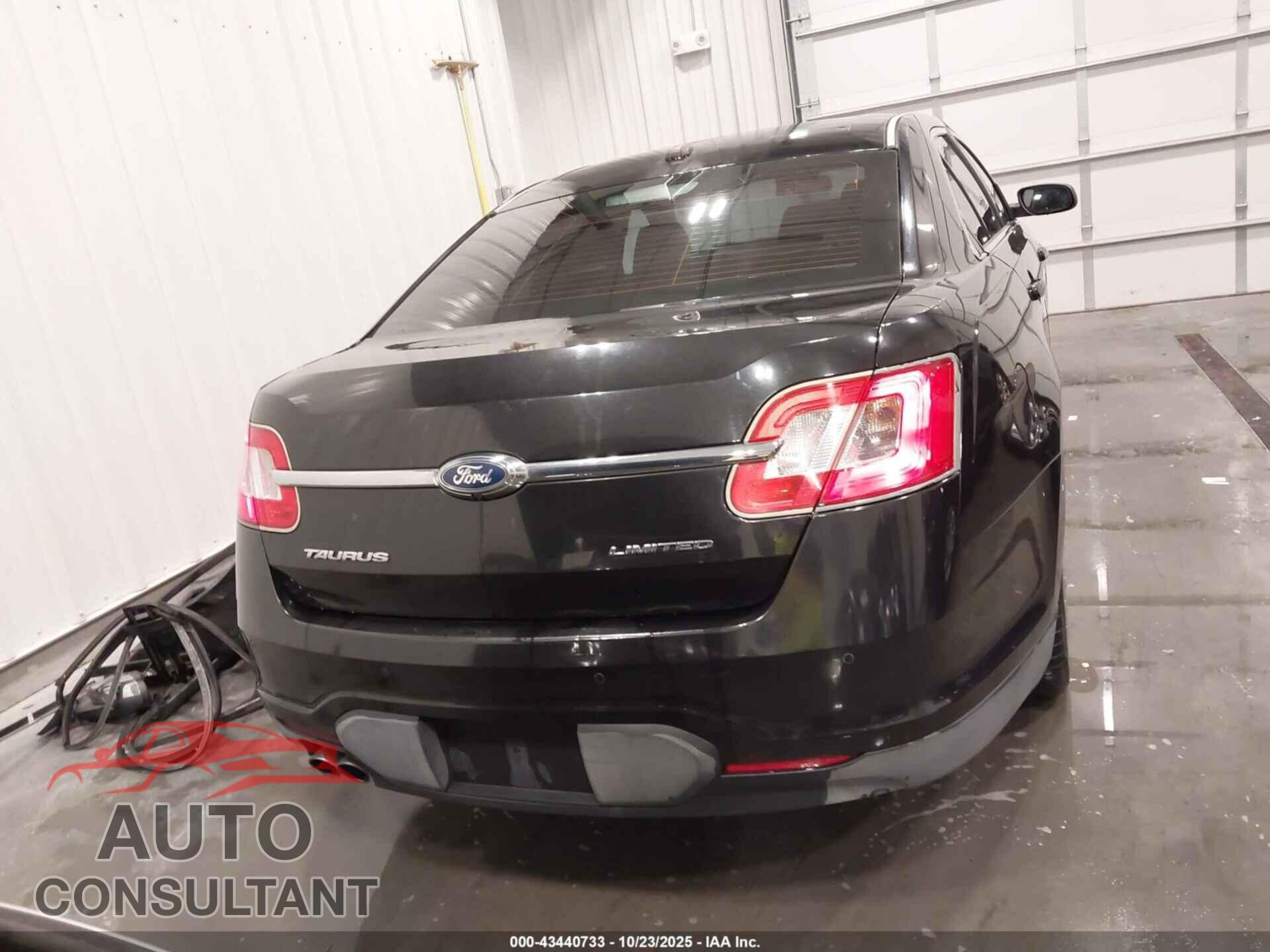 FORD TAURUS 2011 - 1FAHP2FWXBG138084