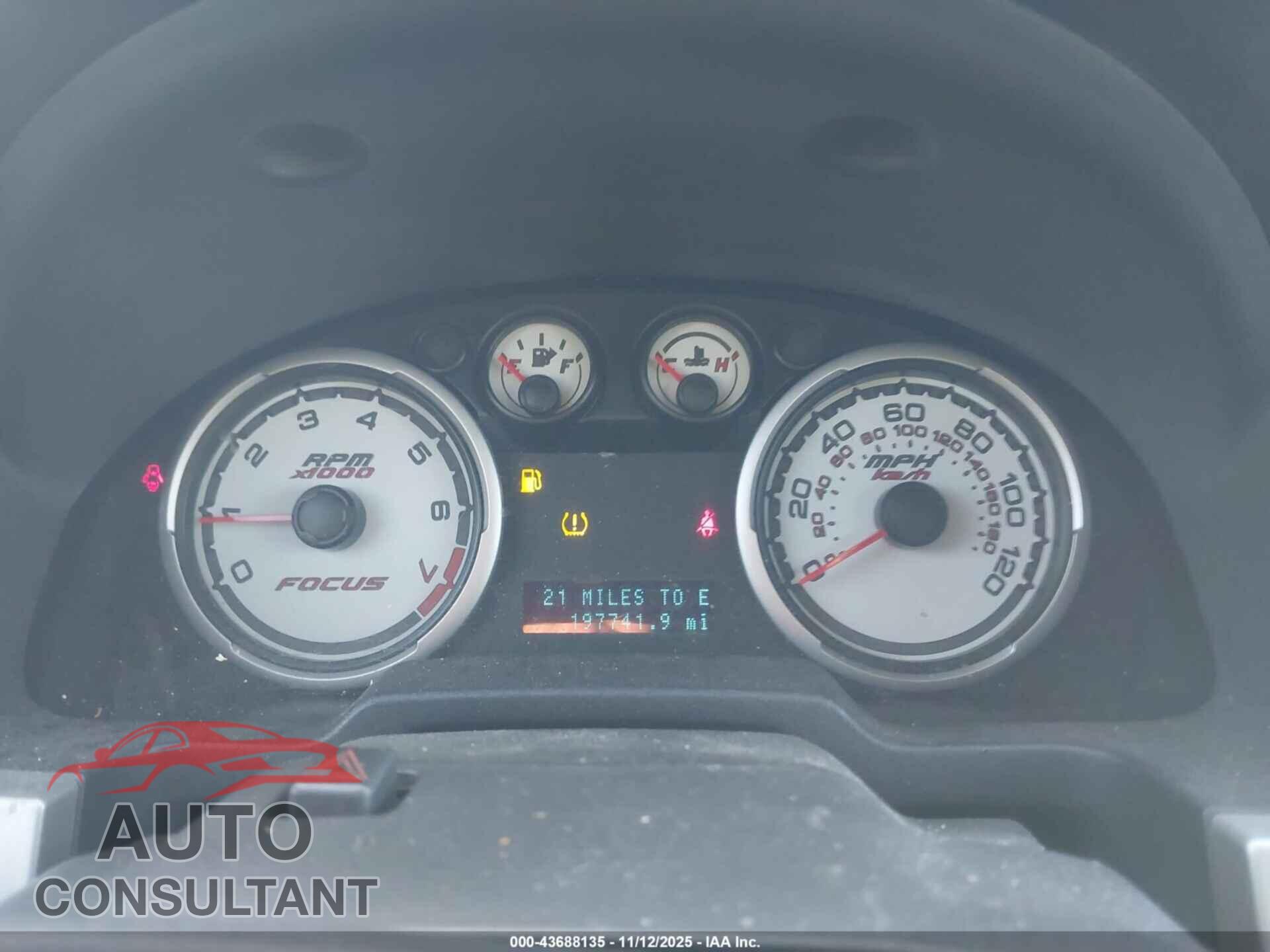 FORD FOCUS 2011 - 1FAHP3GN0BW110957