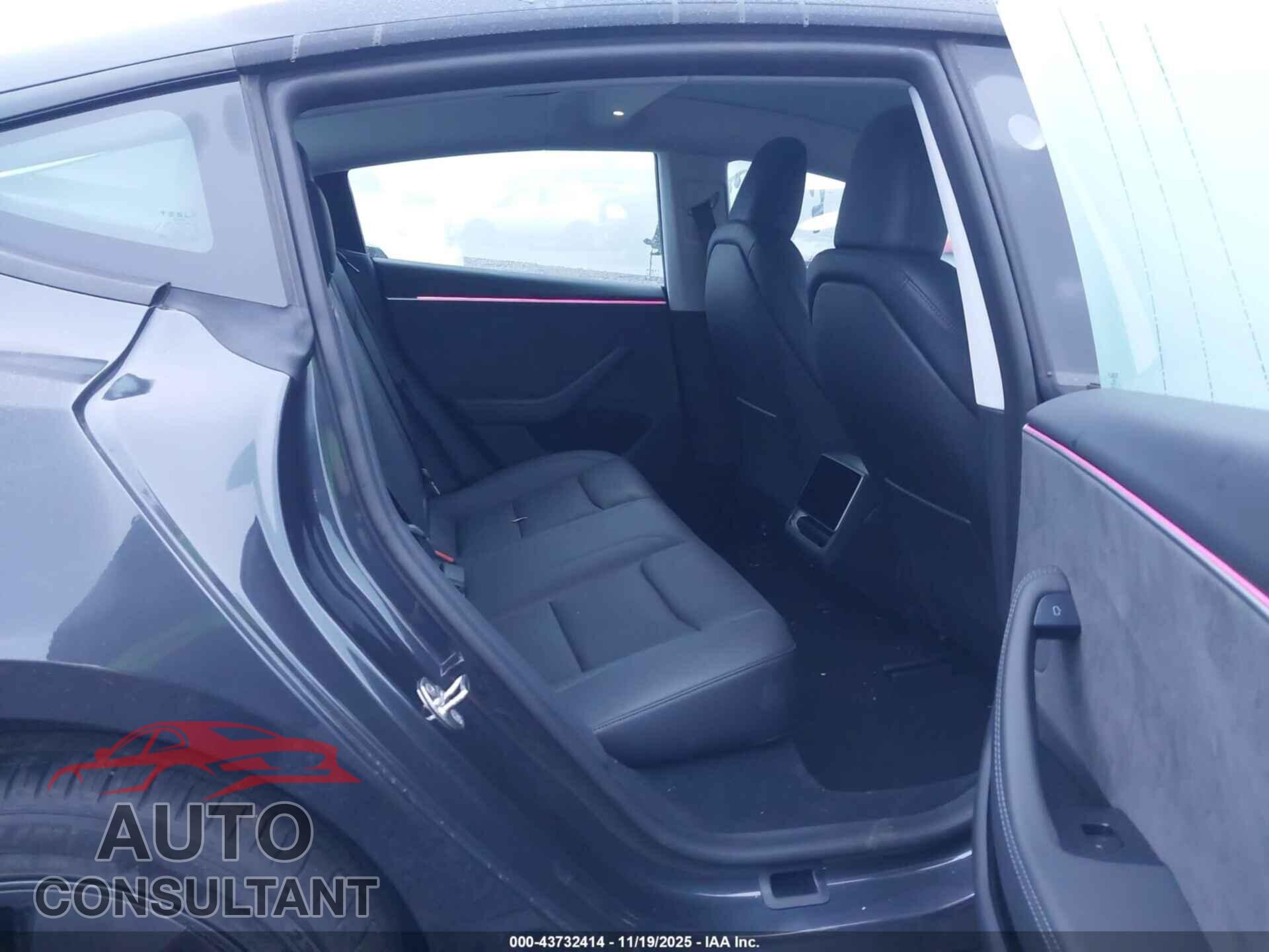 TESLA MODEL 3 2024 - 5YJ3E1EB2RF736726