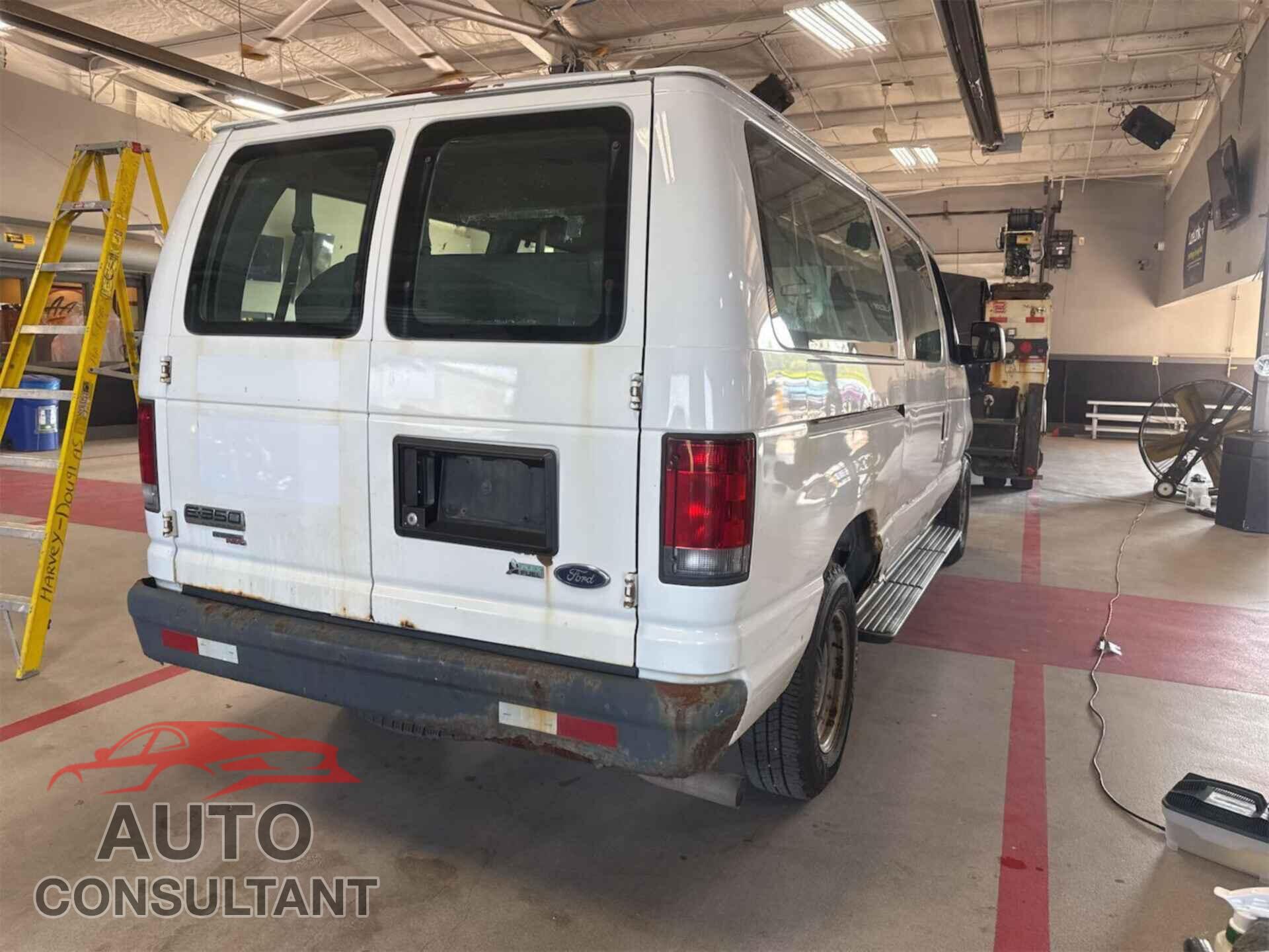 FORD E-350 SUPER DUTY 2013 - 1FBNE3BL5DDA22465