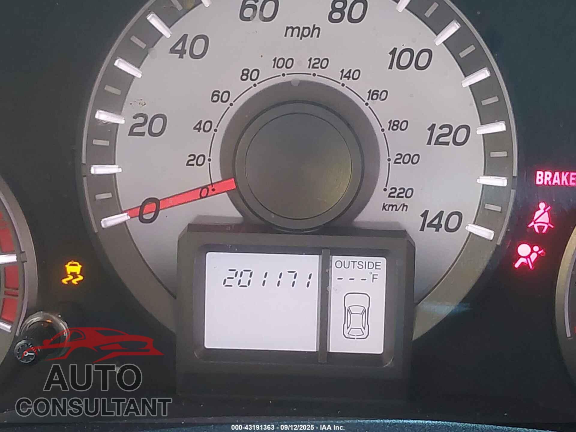 HONDA PILOT 2015 - 5FNYF4H58FB011931