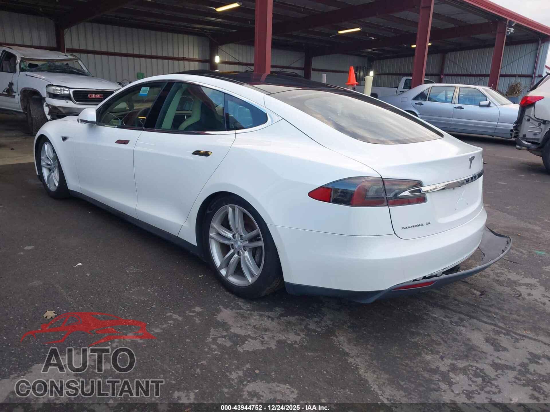 TESLA MODEL S 2013 - 5YJSA1CN7DFP04531
