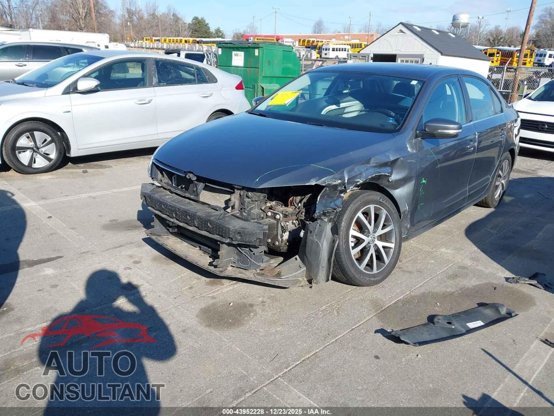 VOLKSWAGEN JETTA 2017 - 3VWDB7AJ8HM258834