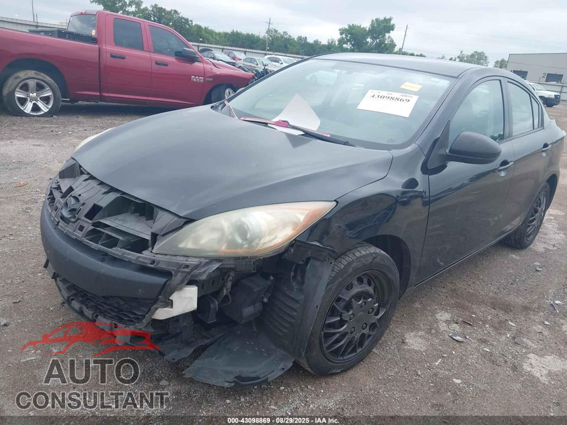 MAZDA MAZDA3 2013 - JM1BL1U77D1740075