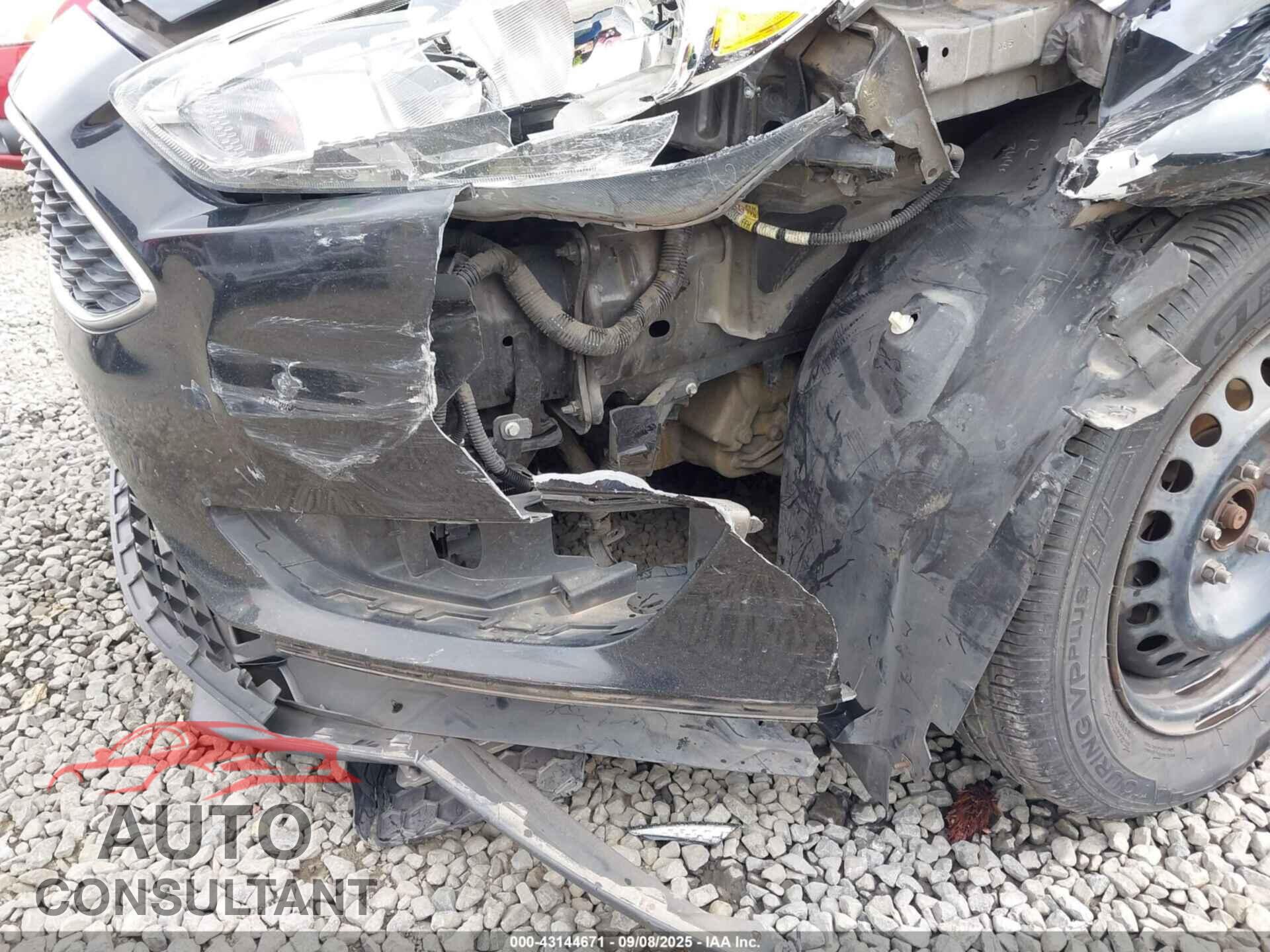 FORD FOCUS 2015 - 1FADP3E23FL369943