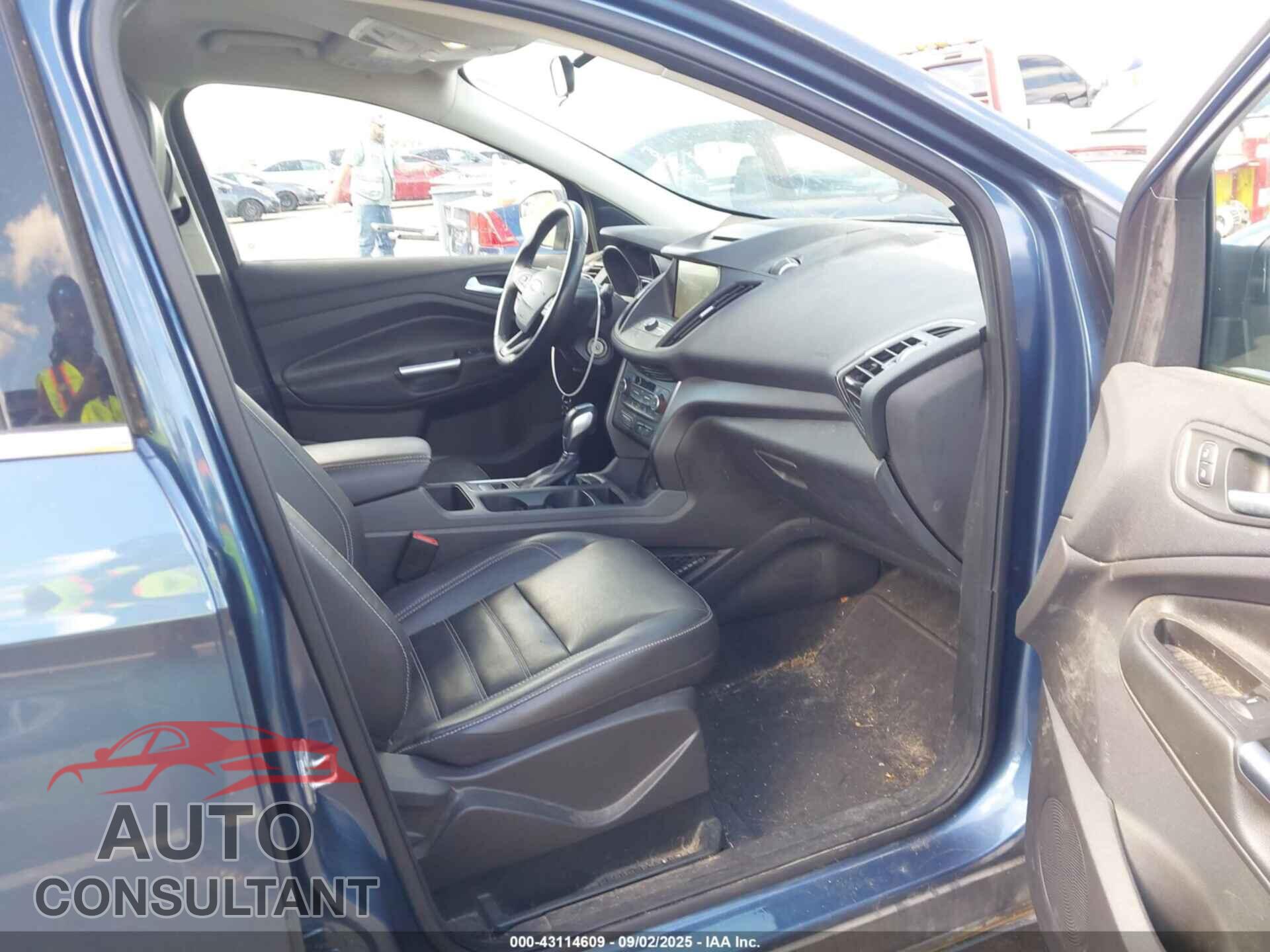 FORD ESCAPE 2018 - 1FMCU9HD2JUB90192